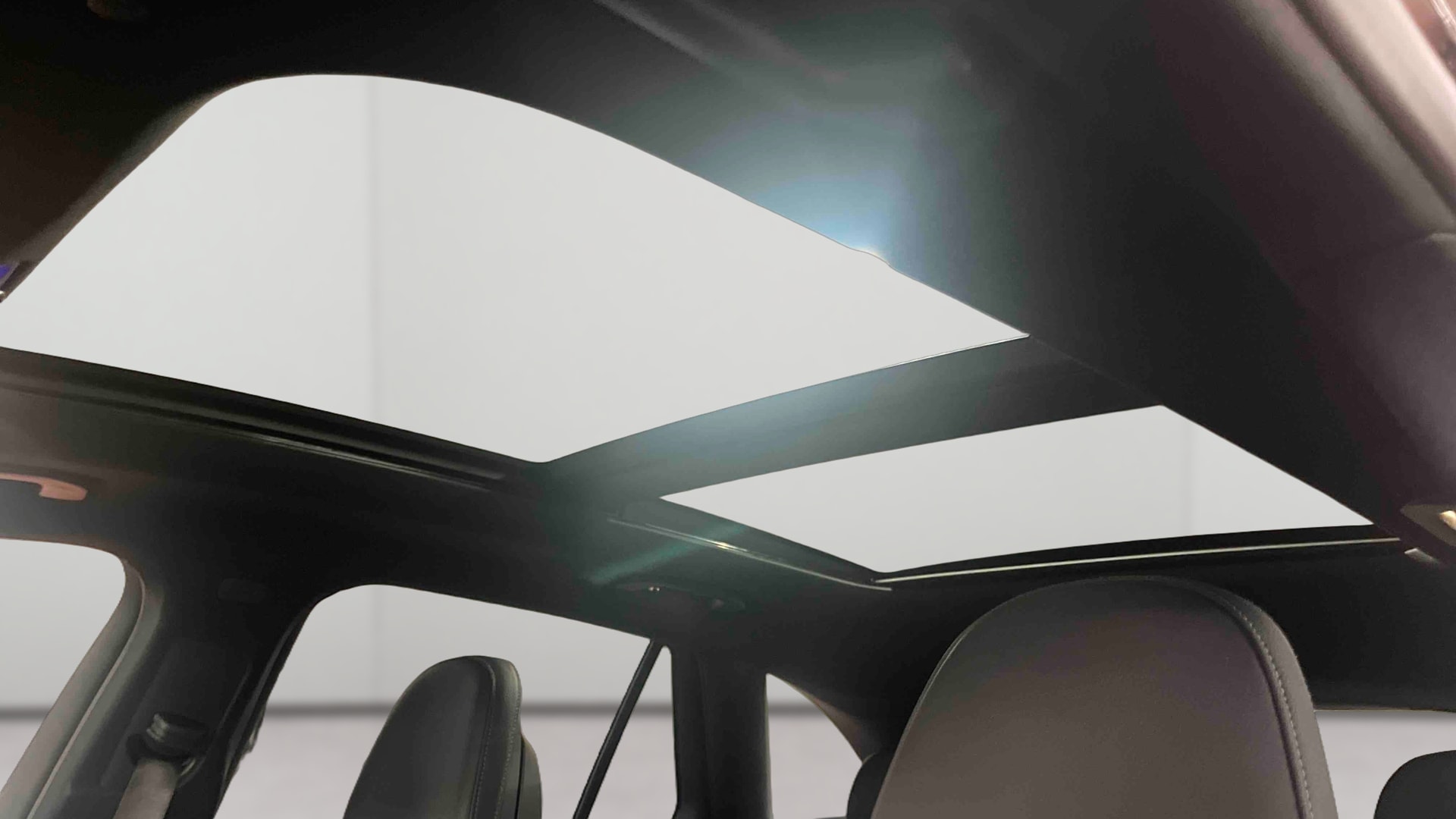 Mercedes-Benz GLC 300 e Hybrid EQ 4Matic AMG Line + — photo 17