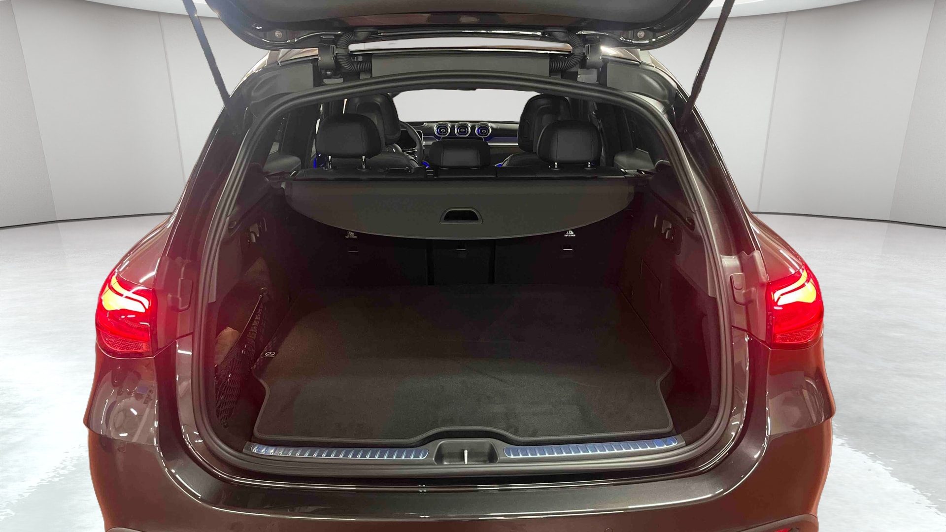 Mercedes-Benz GLC 300 e Hybrid EQ 4Matic AMG Line + — Coffre