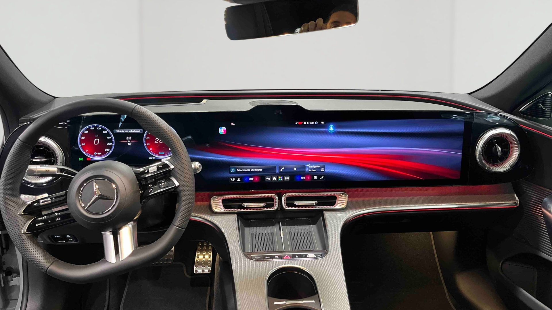 Mercedes-Benz Classe C 400 Electrique 4M AMG Line — Console centrale - GPS