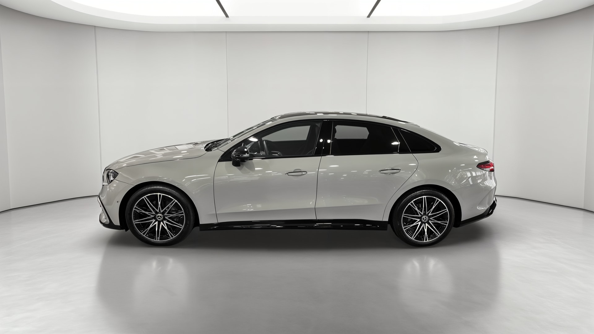 Mercedes-Benz Classe C 400 Electrique 4M AMG Line — Profil gauche