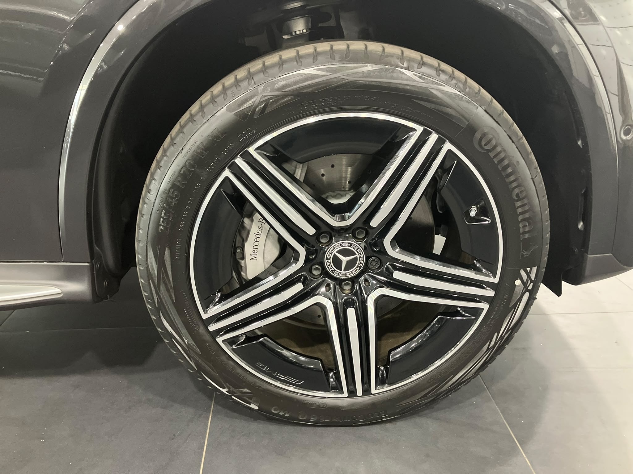 Mercedes-Benz GLC 300 e Hybrid EQ 4Matic AMG Line + — Jante arrière gauche
