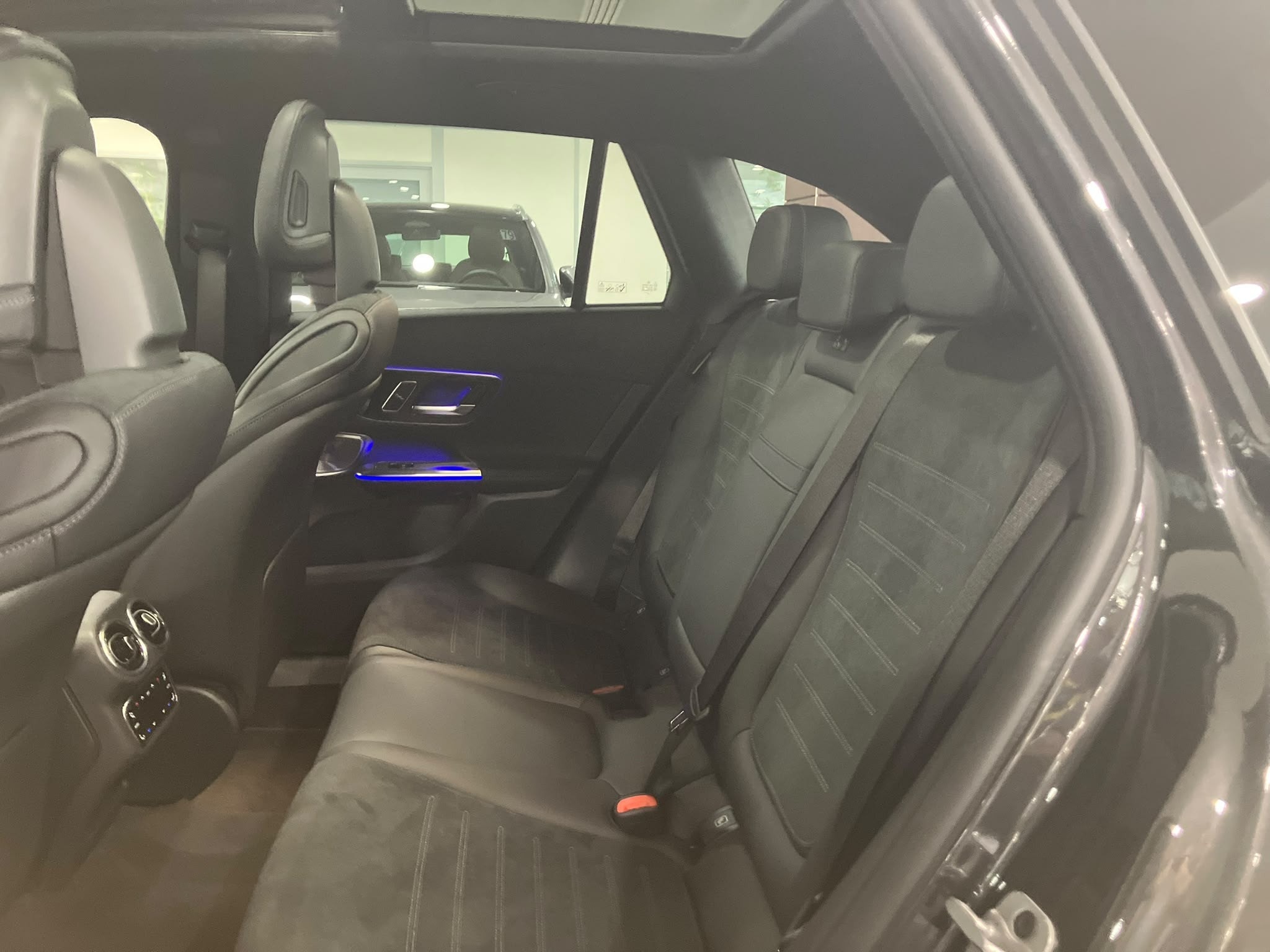 Mercedes-Benz GLC 300 e Hybrid EQ 4Matic AMG Line + — Siège arrière gauche
