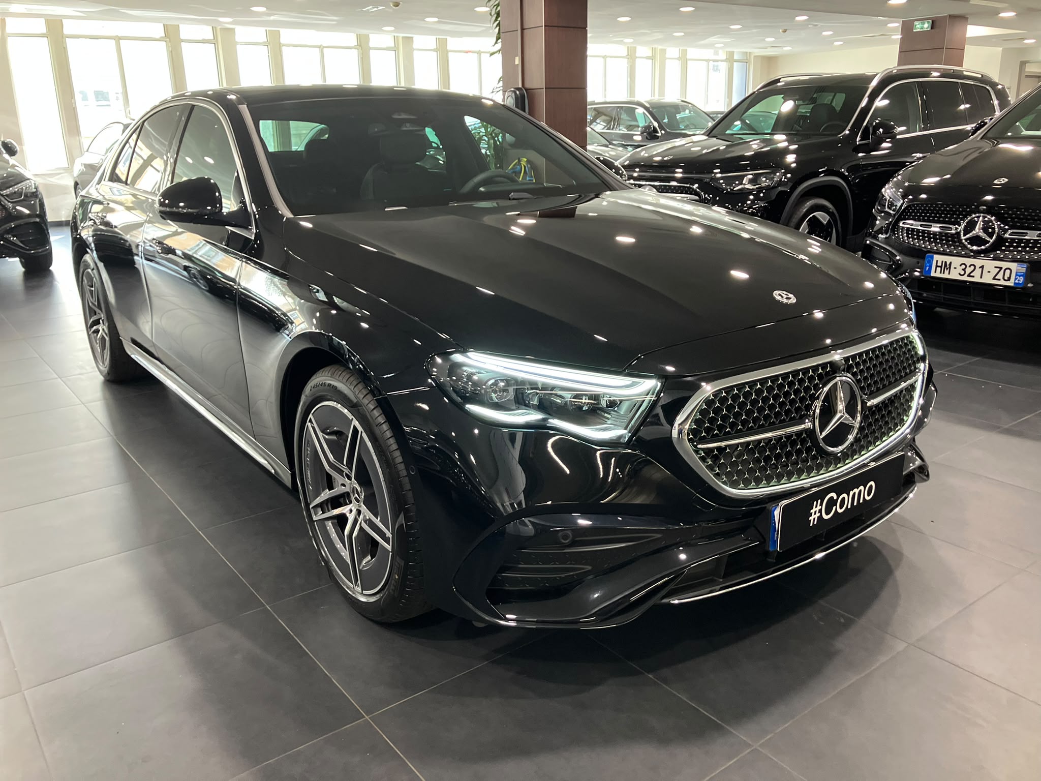 Mercedes-Benz Classe E 300 e Hybrid EQ 9G-Tronic AMG Line — 3/4 avant droit