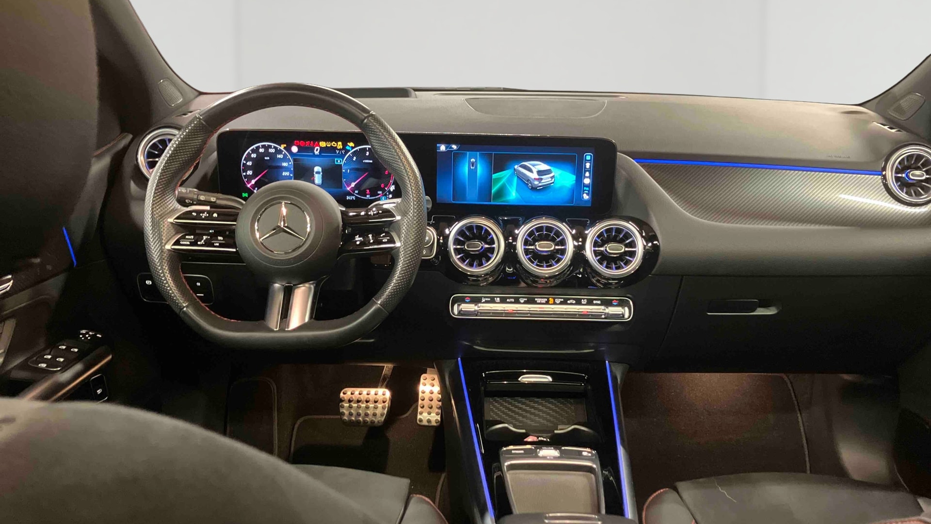 Mercedes-Benz Classe B 180 d 8G-DCT AMG Line — Planche de bord