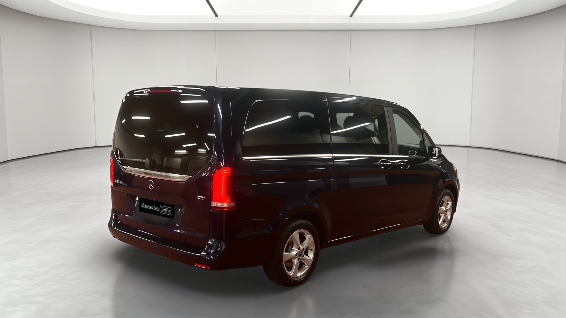 Mercedes-Benz V 220 d AVANTGARDE Long — 3/4 arrière droit