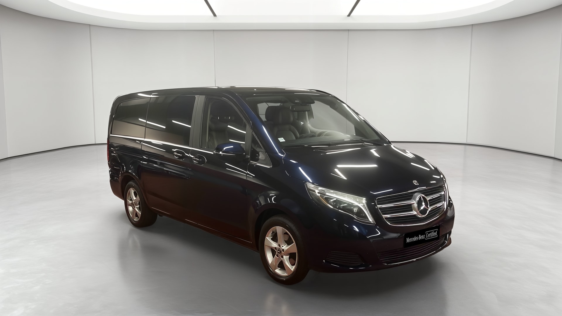 Mercedes-Benz V 220 d AVANTGARDE Long — 3/4 avant droit