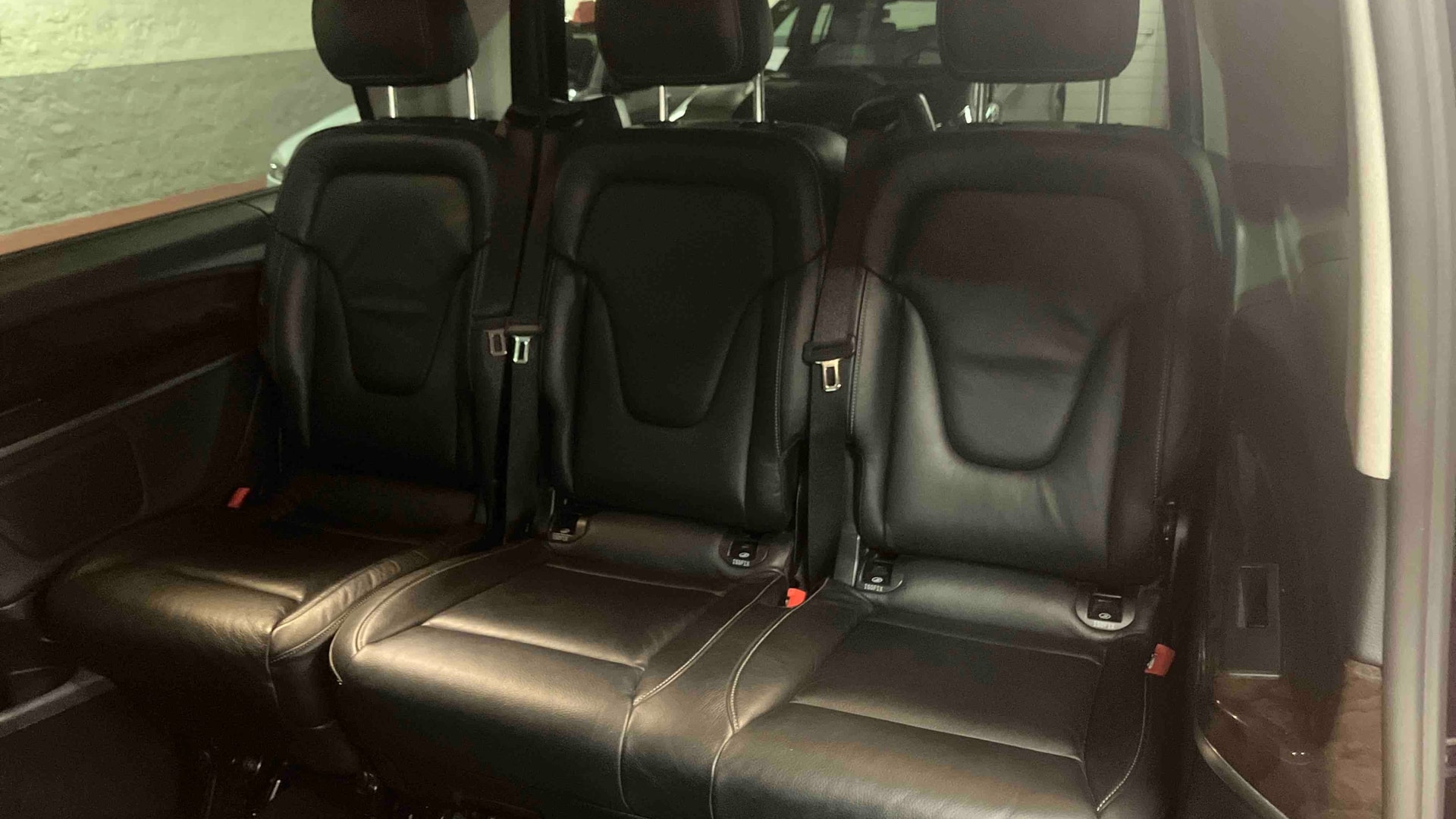 Mercedes-Benz V 220 d AVANTGARDE Long — photo 23