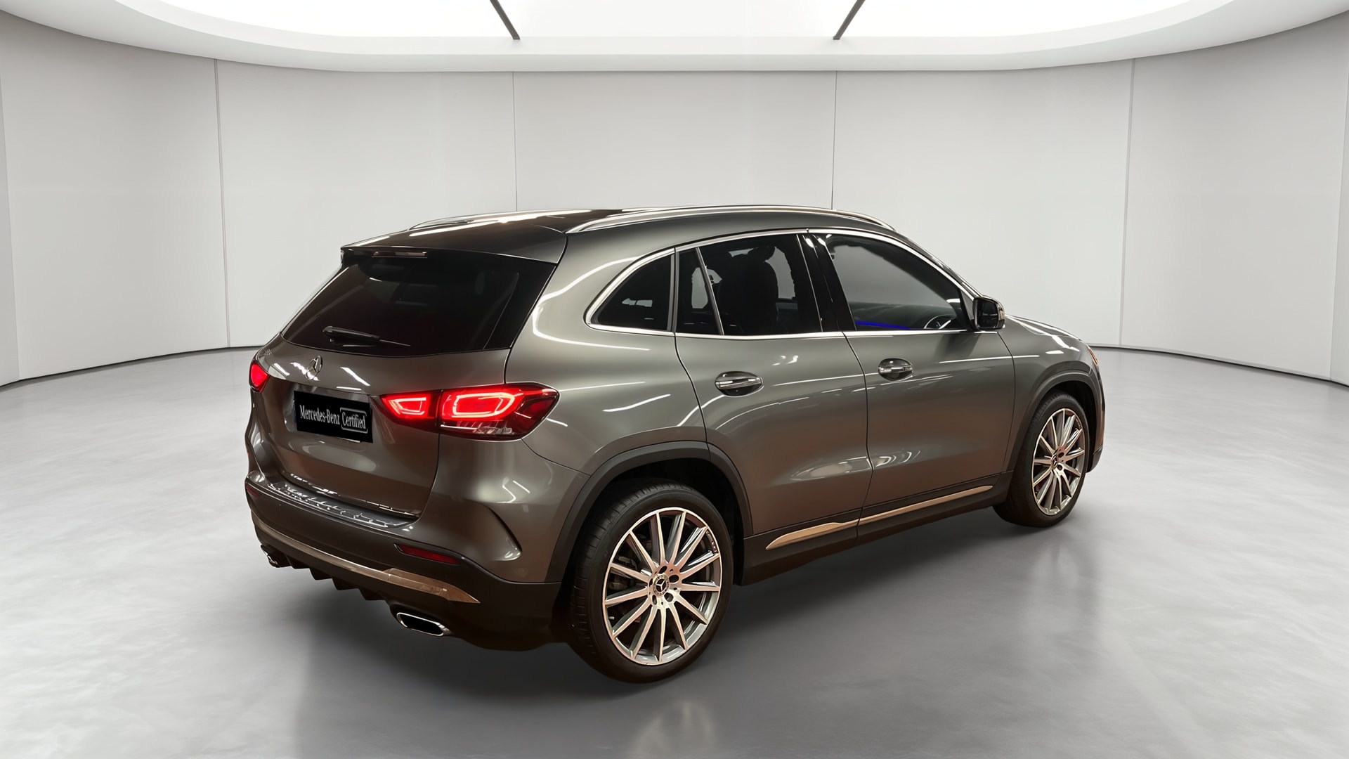Mercedes-Benz GLA 200 d 8G-DCT AMG Line — 3/4 arrière droit