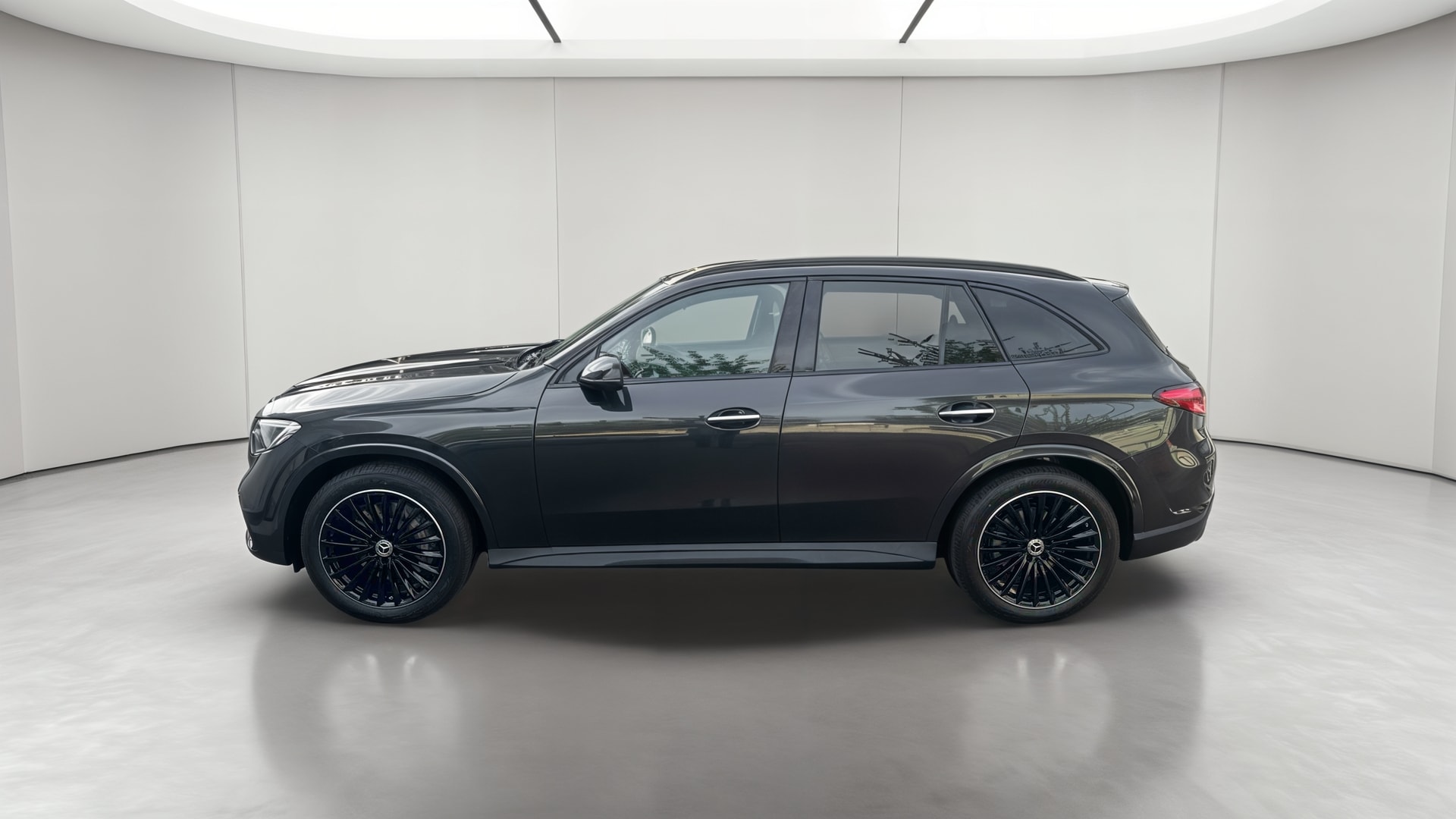Mercedes-Benz GLC 200 d 4Matic AMG Line — Profil gauche