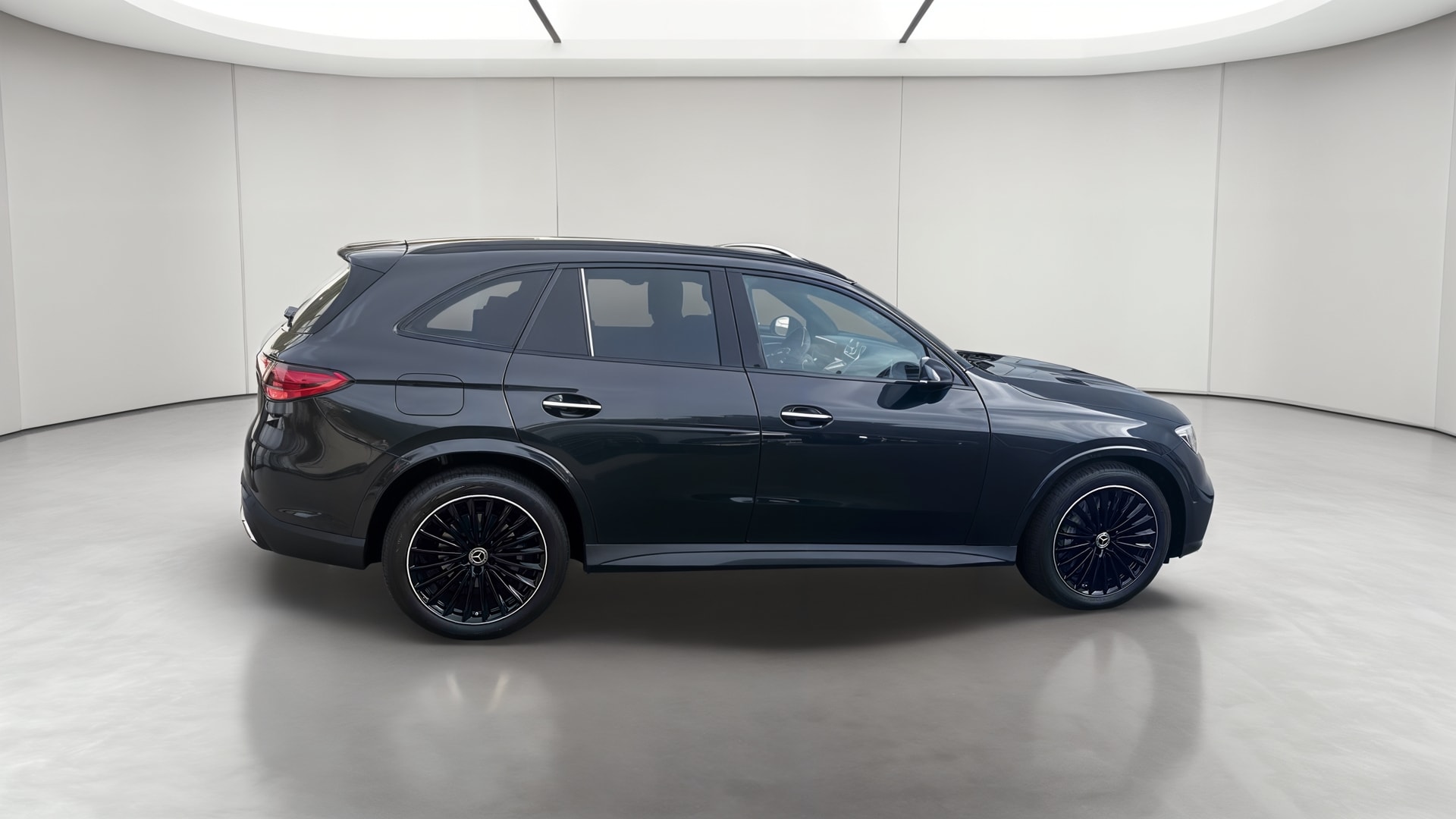 Mercedes-Benz GLC 200 d 4Matic AMG Line — Profil droit