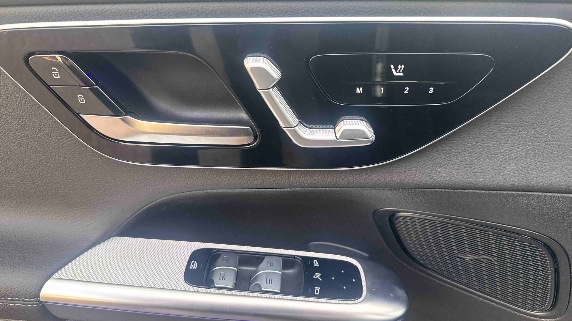 Mercedes-Benz GLC 200 d 4Matic AMG Line — photo 23
