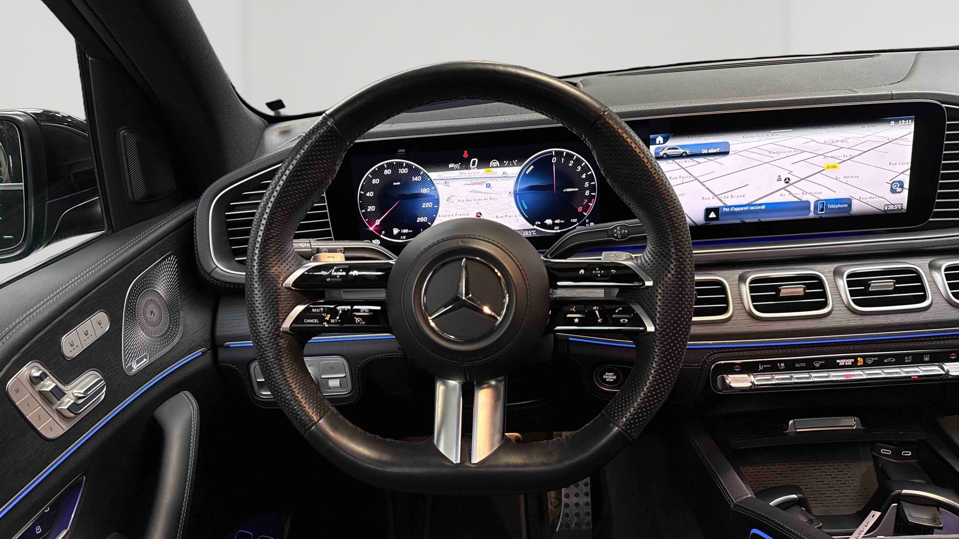 Mercedes-Benz GLE 400 e 9G-Tronic 4Matic AMG Line — Poste de pilotage