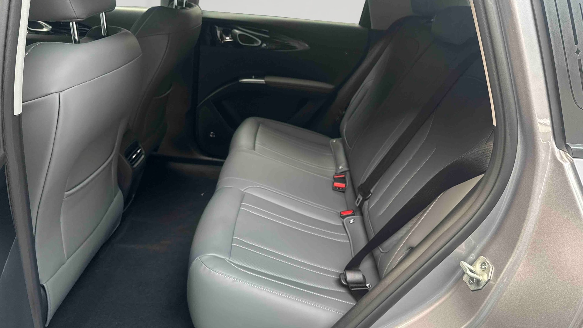 Geely E2 Pro — Siège arrière gauche