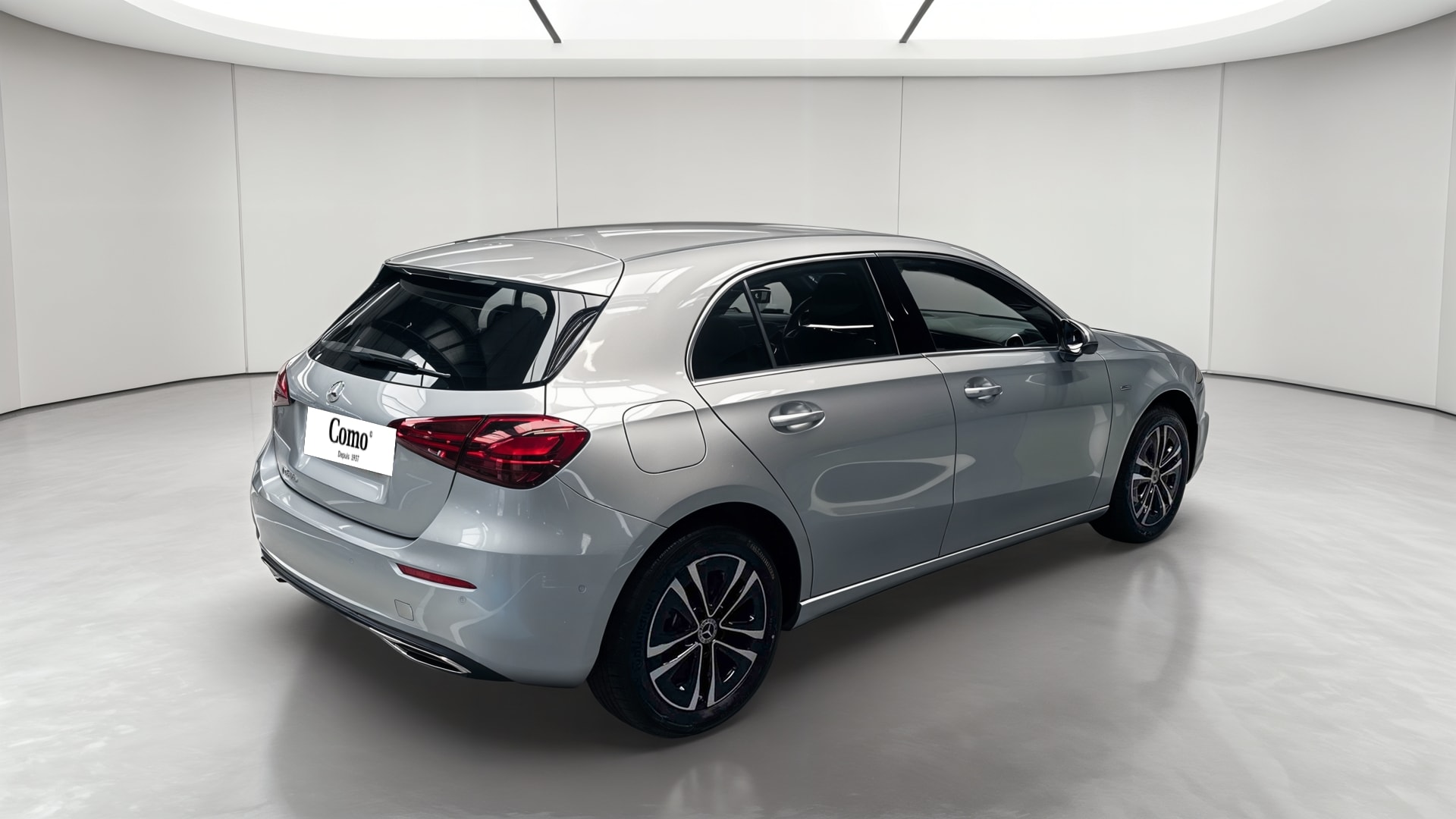 Mercedes-Benz Classe A 250 e Hybrid EQ Business Line — 3/4 arrière droit