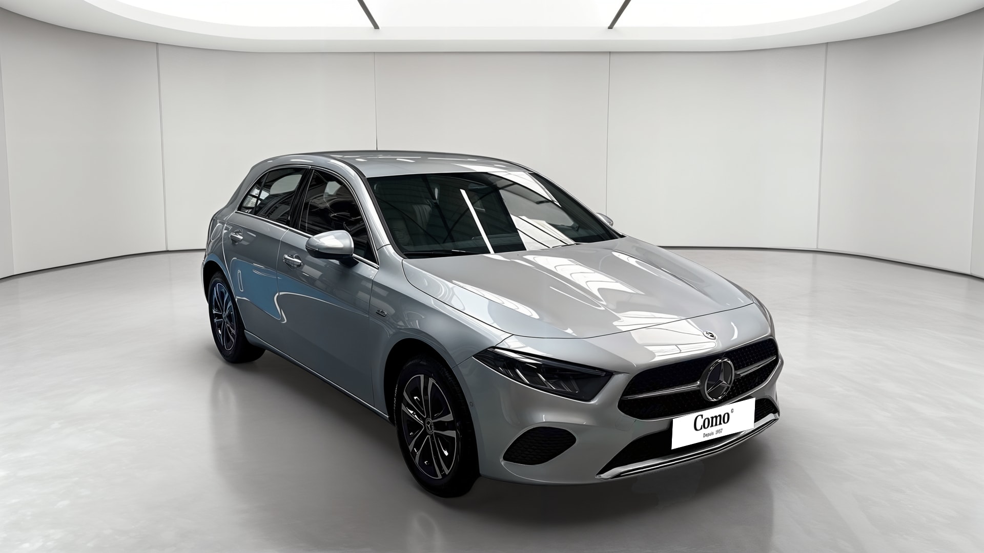 Mercedes-Benz Classe A 250 e Hybrid EQ Business Line — 3/4 avant droit