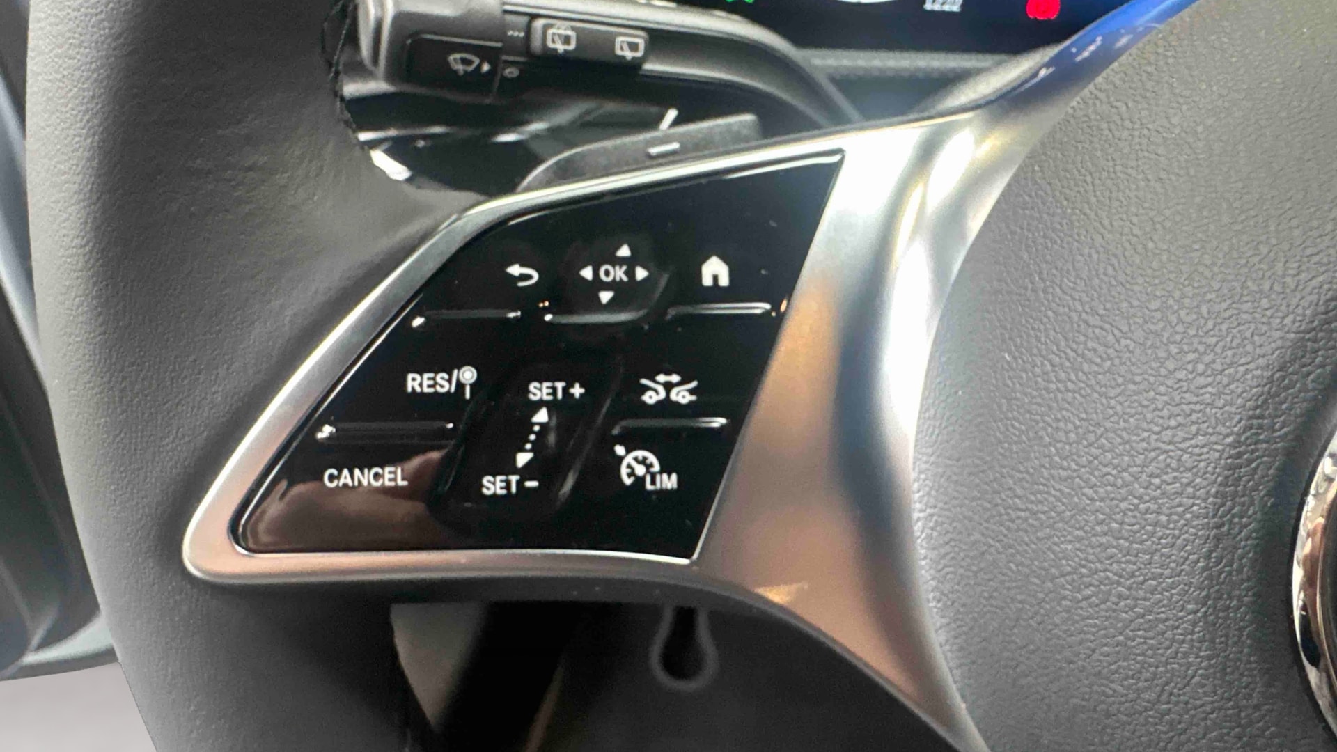 Mercedes-Benz Classe A 250 e Hybrid EQ Business Line — photo 17