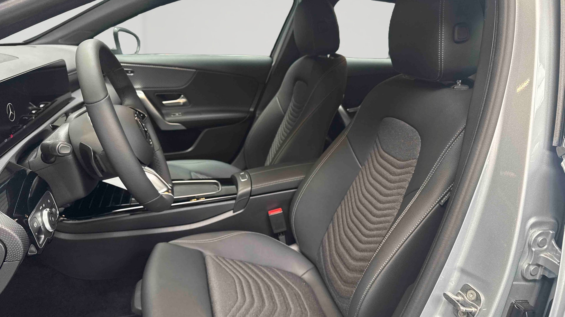 Mercedes-Benz Classe A 250 e Hybrid EQ Business Line — Siège conducteur