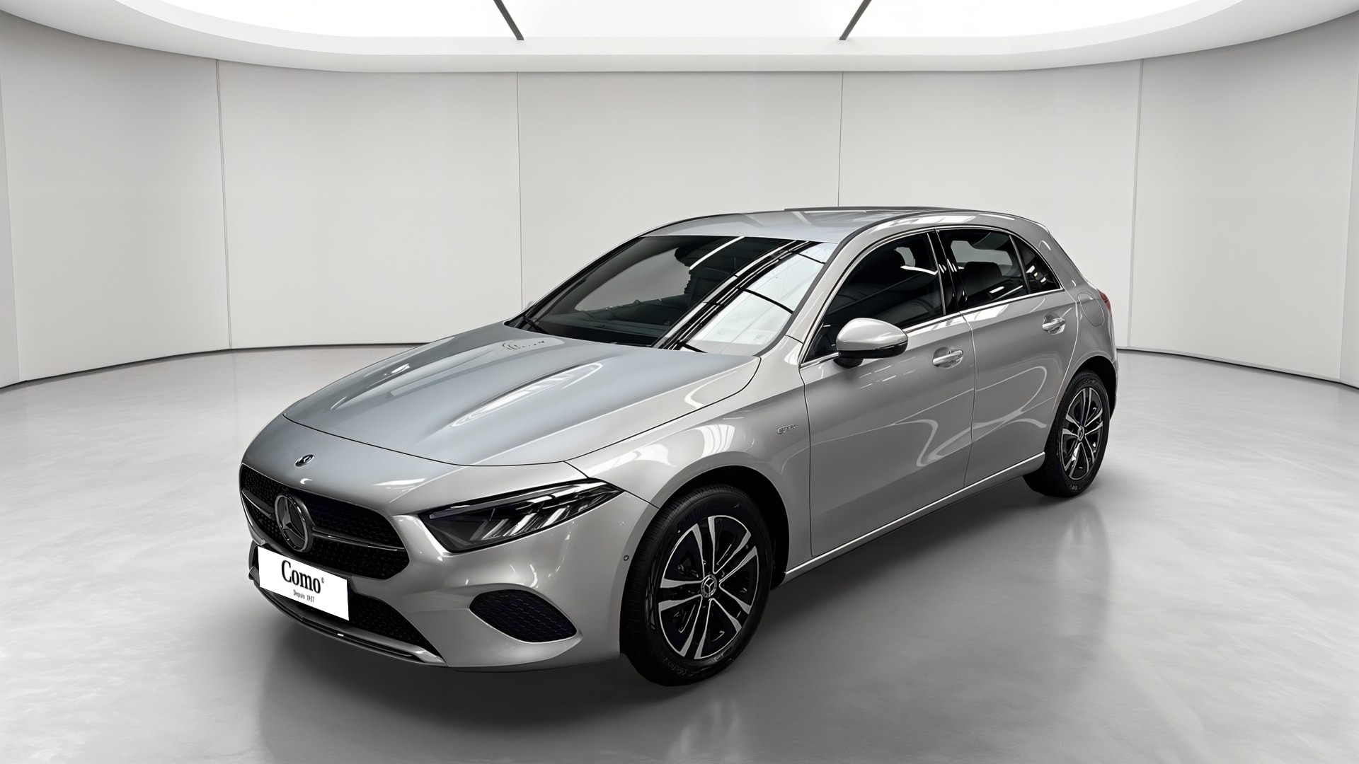 Mercedes-Benz Classe A 250 e Hybrid EQ Business Line — 3/4 avant gauche
