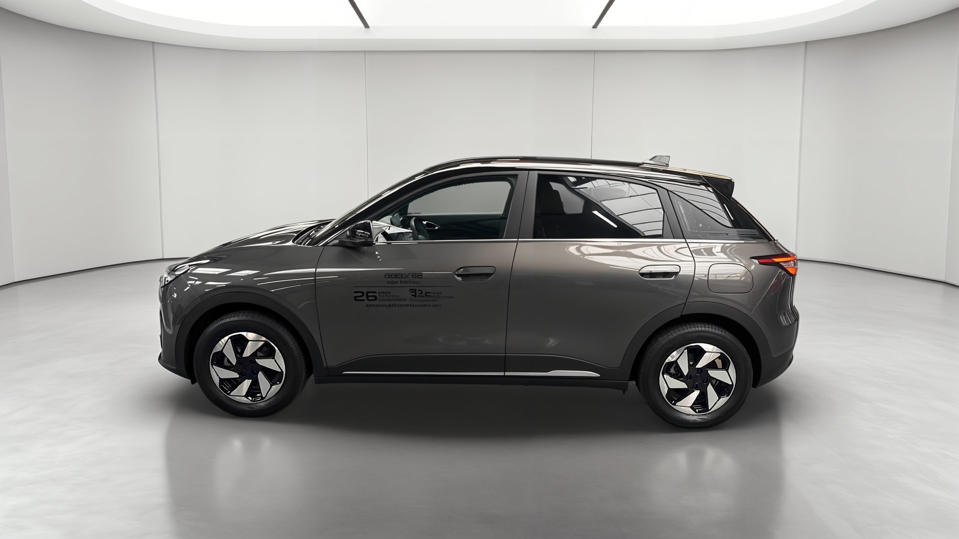 Geely E2 Max+ — Profil gauche