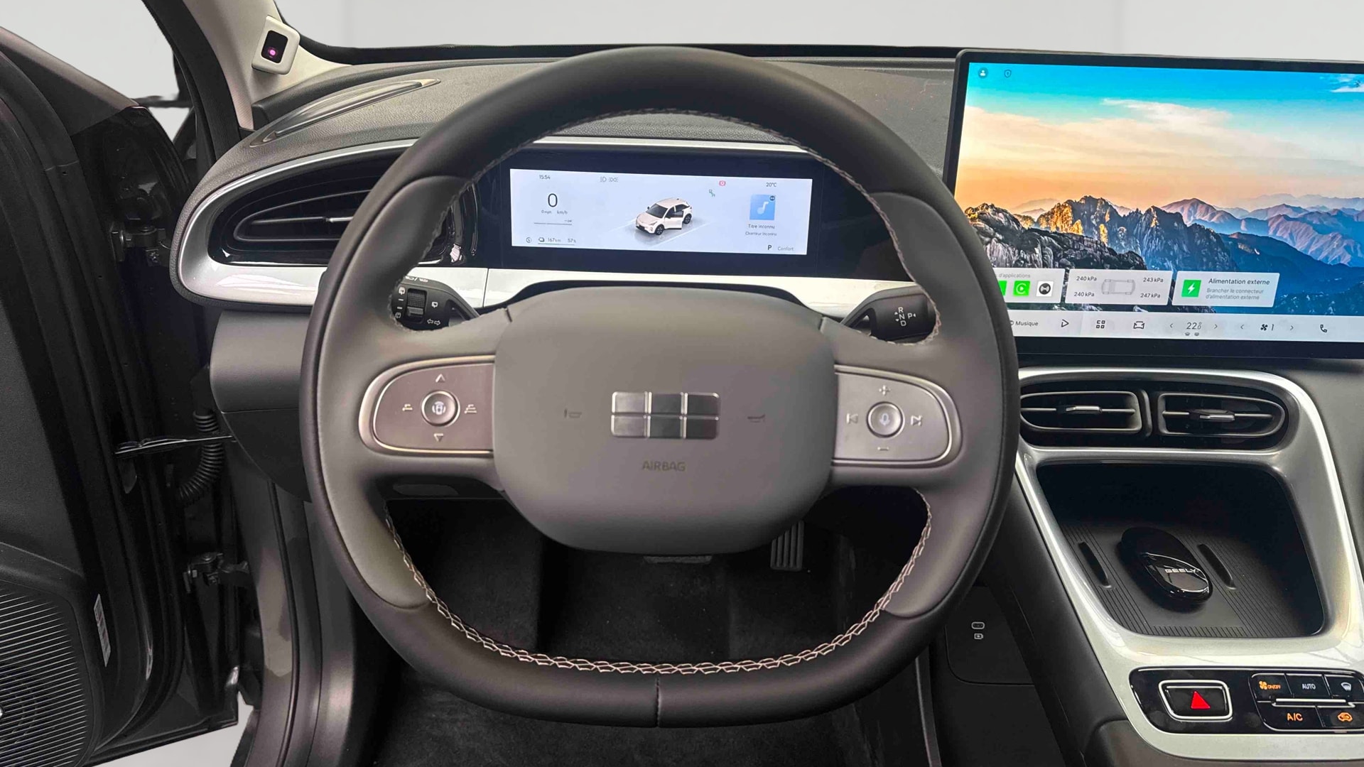 Geely E2 Max+ — Poste de pilotage