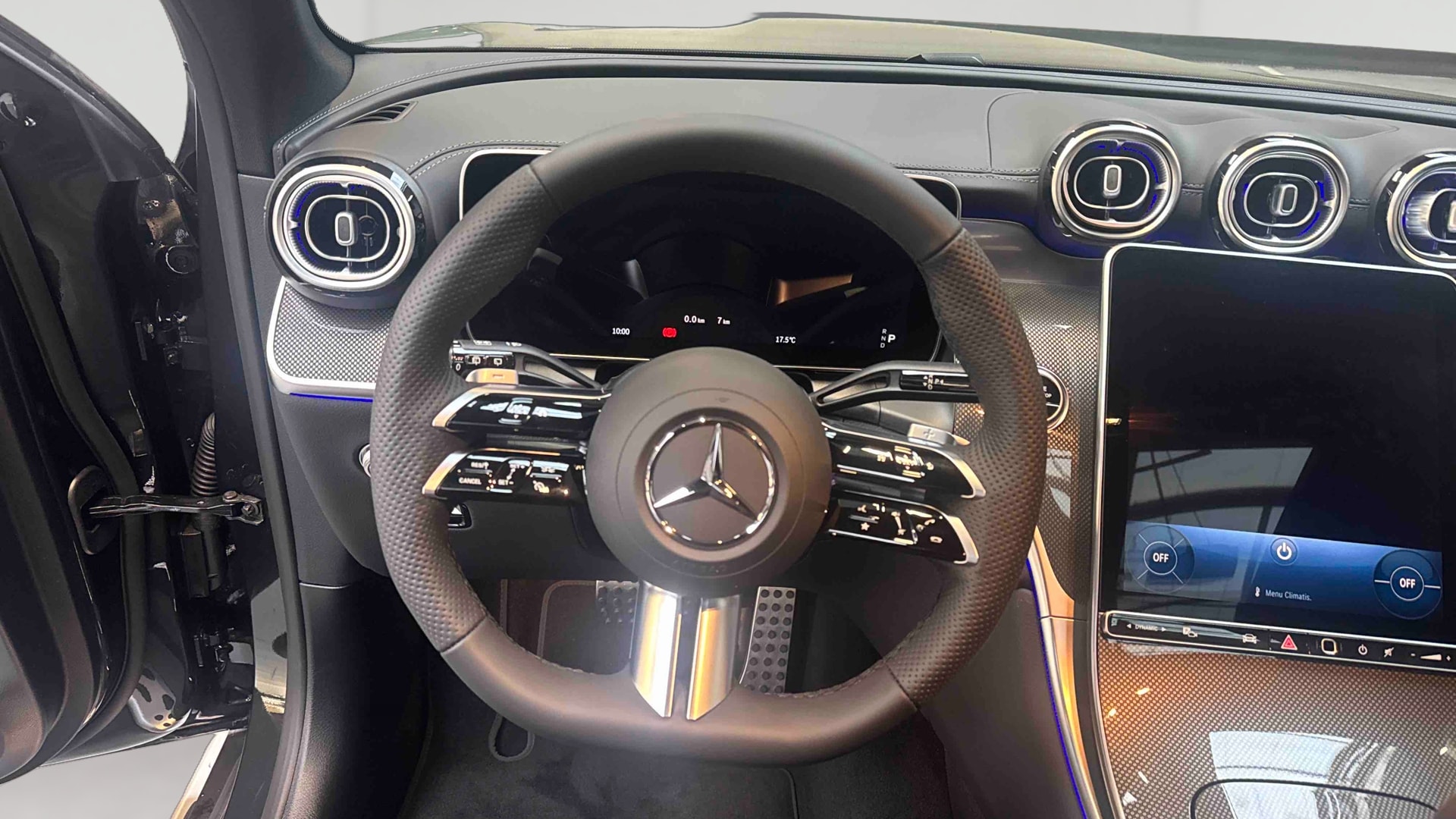 Mercedes-Benz GLC 220 d 4Matic AMG Line — Poste de pilotage