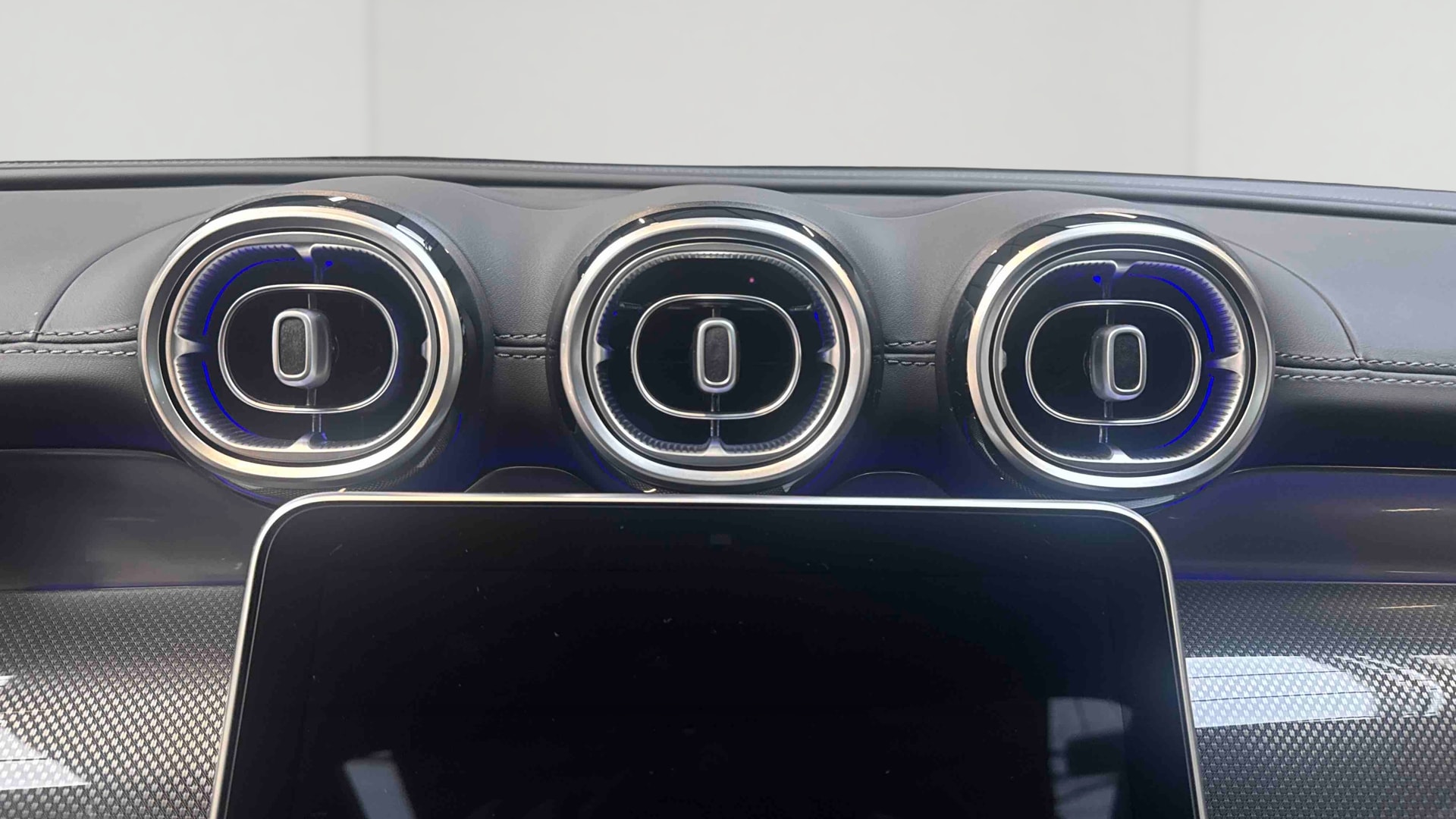 Mercedes-Benz GLC 220 d 4Matic AMG Line — photo 20