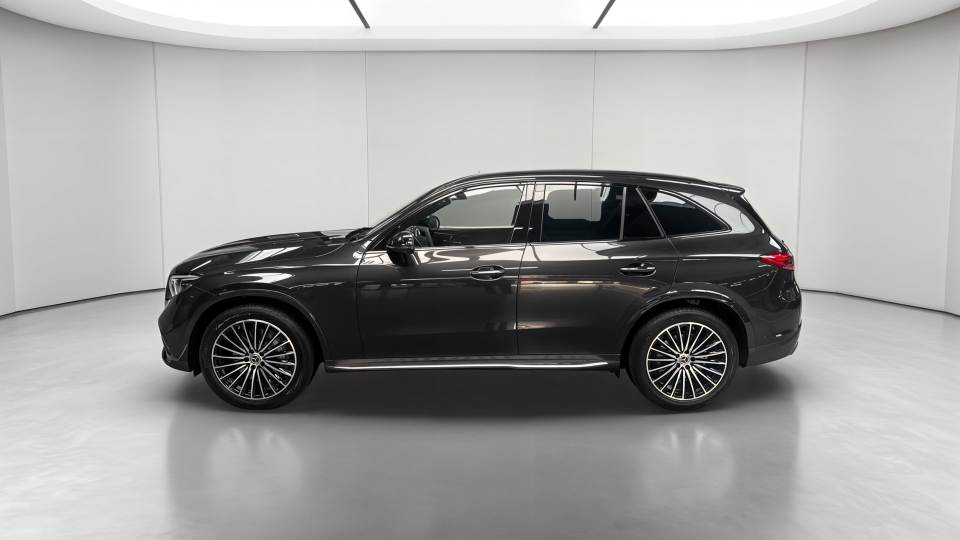 Mercedes-Benz GLC 220 d 4Matic AMG Line — Profil gauche