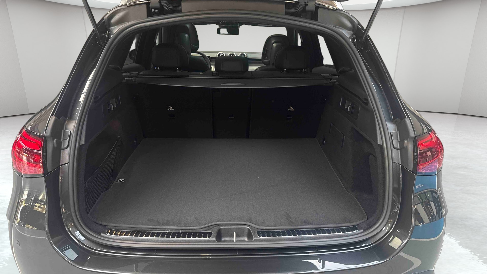 Mercedes-Benz GLC 220 d 4Matic AMG Line — Coffre