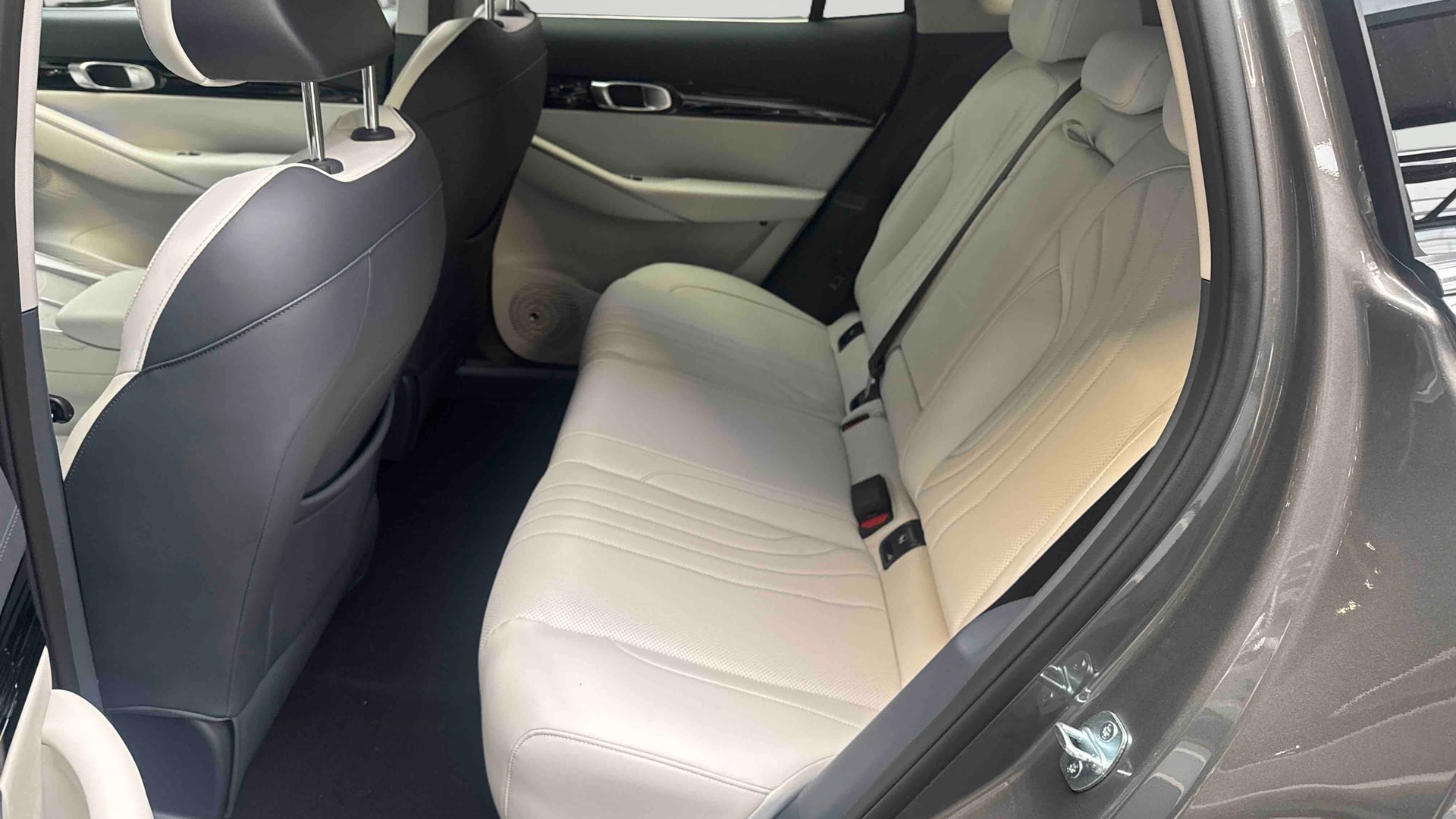 GEELY E5 Max+ — Siège arrière gauche
