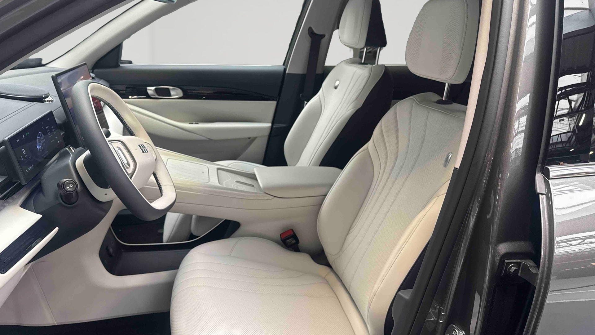 GEELY E5 Max+ — Siège conducteur