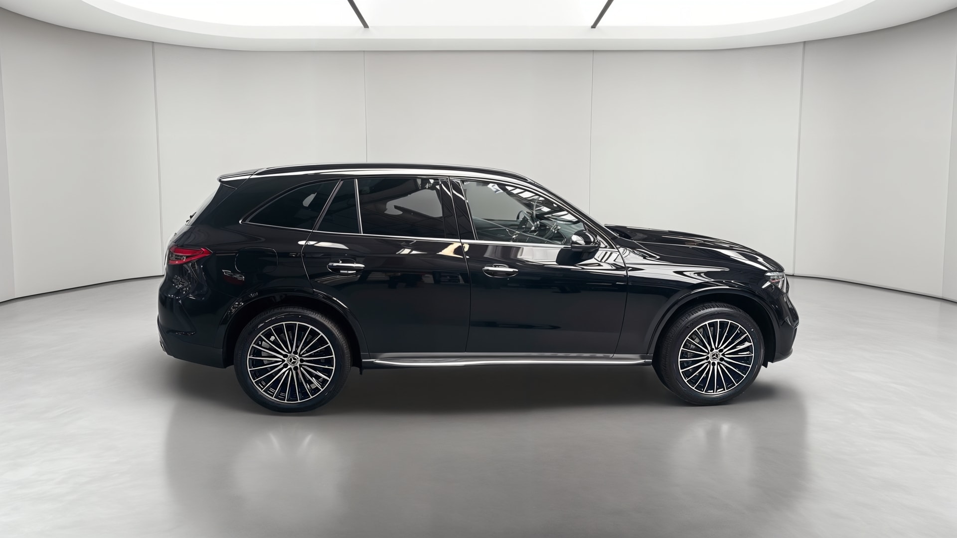 Mercedes-Benz GLC 300 e Hybrid EQ 4Matic AMG Line + — Profil droit