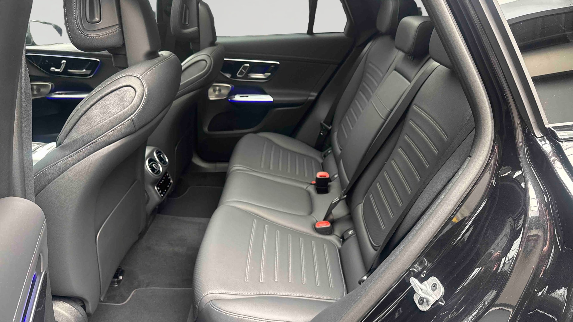 Mercedes-Benz GLC 300 e Hybrid EQ 4Matic AMG Line + — Siège arrière gauche