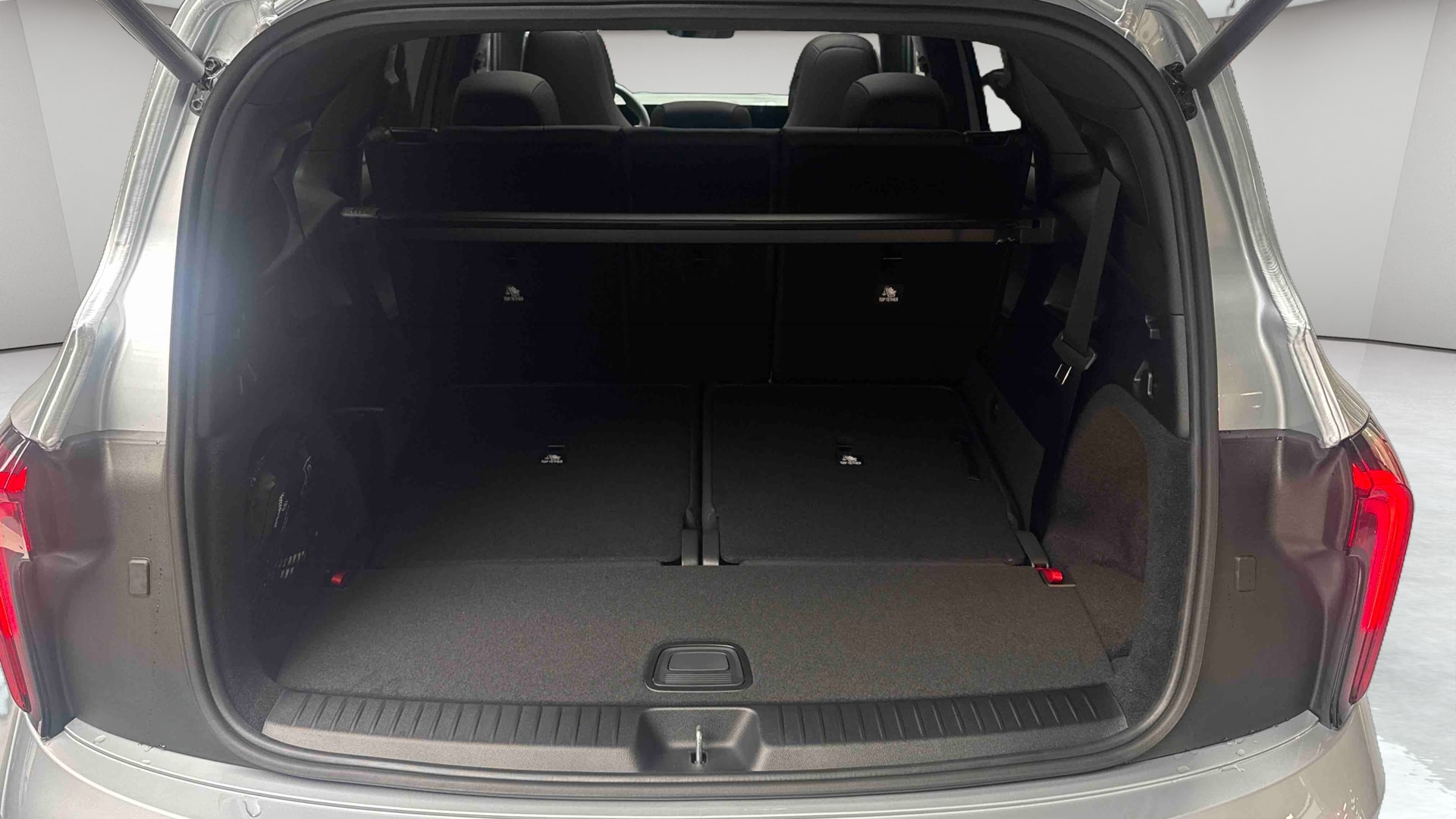 Mercedes-Benz GLB 200 AMG Line — Coffre