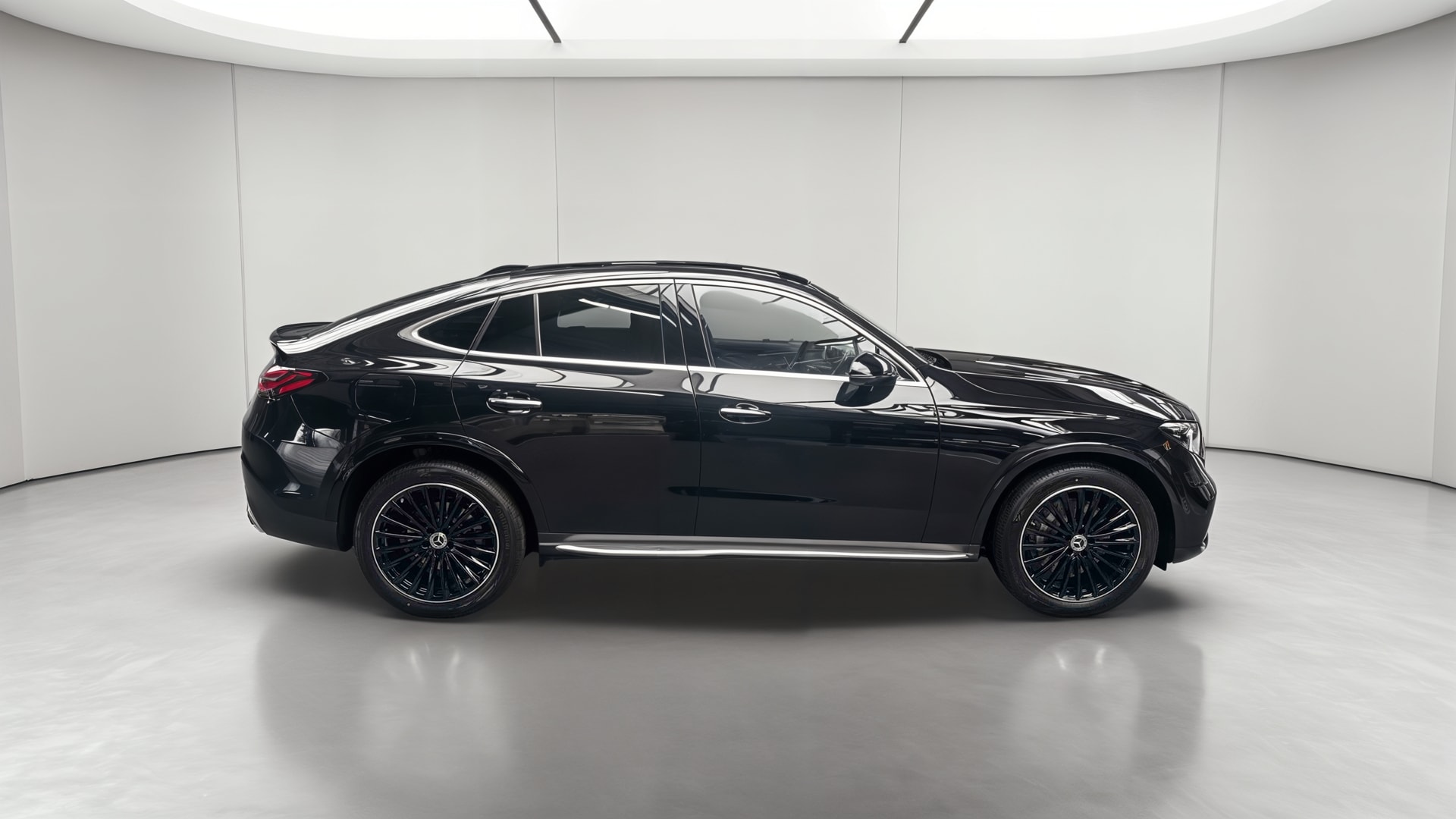 Mercedes-Benz GLC Coupe 220 d 4Matic AMG Line — Profil droit