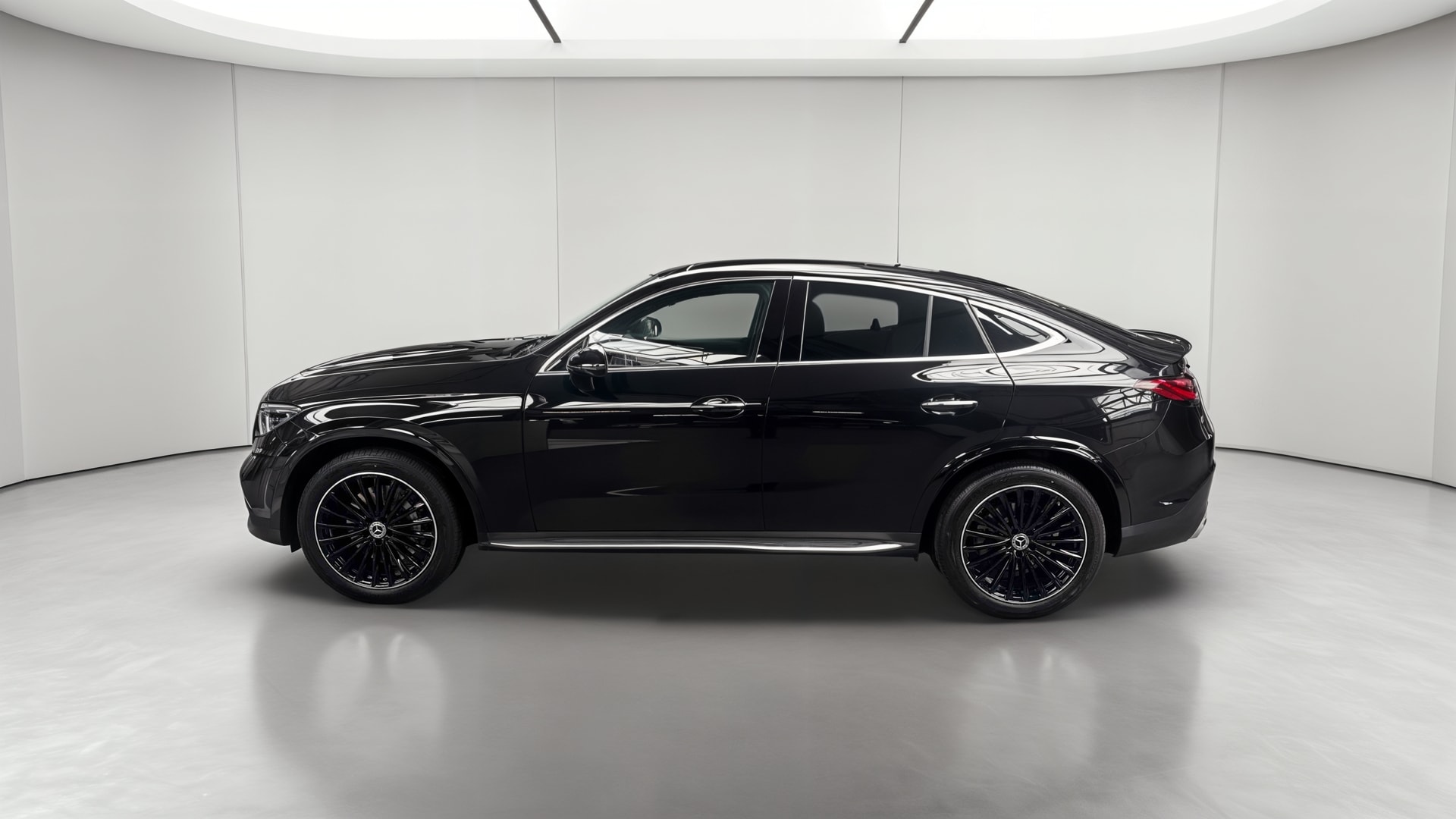 Mercedes-Benz GLC Coupe 220 d 4Matic AMG Line — Profil gauche