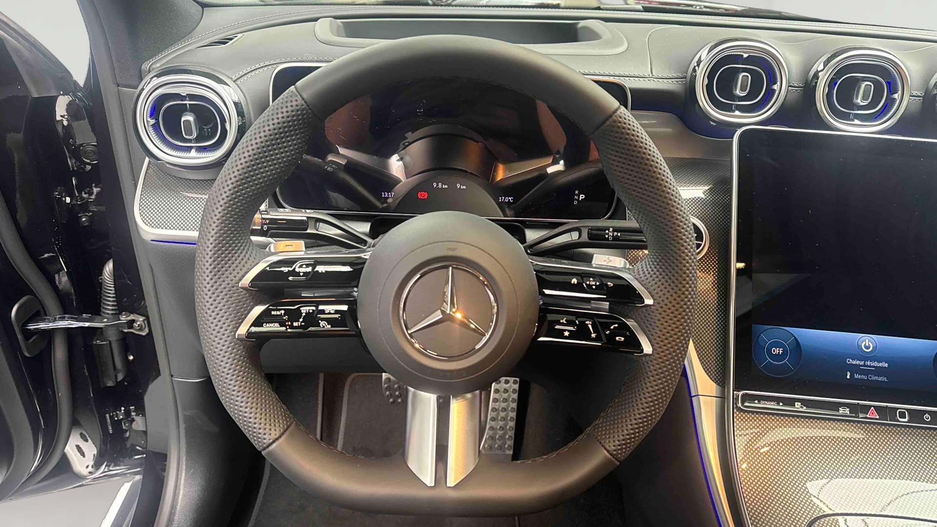 Mercedes-Benz GLC Coupe 220 d 4Matic AMG Line — Poste de pilotage