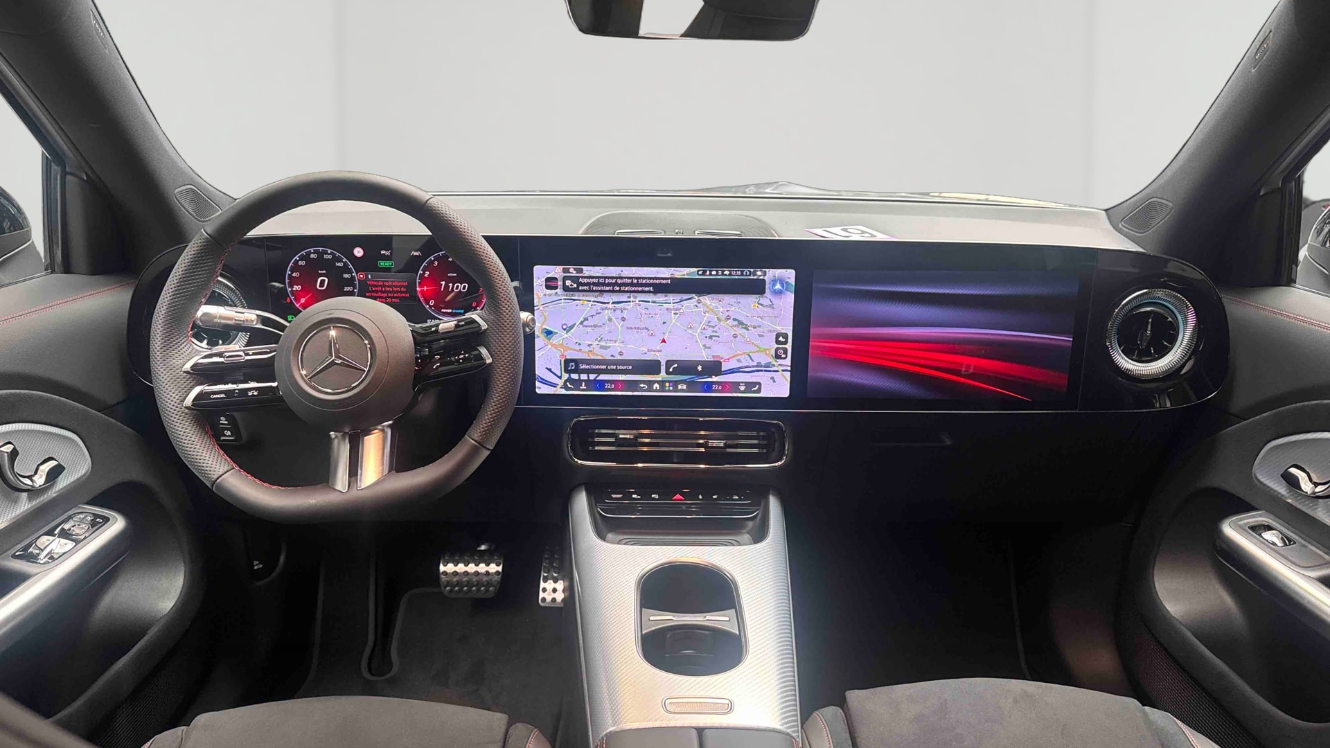 Mercedes-Benz GLB 200 AMG Line — Planche de bord