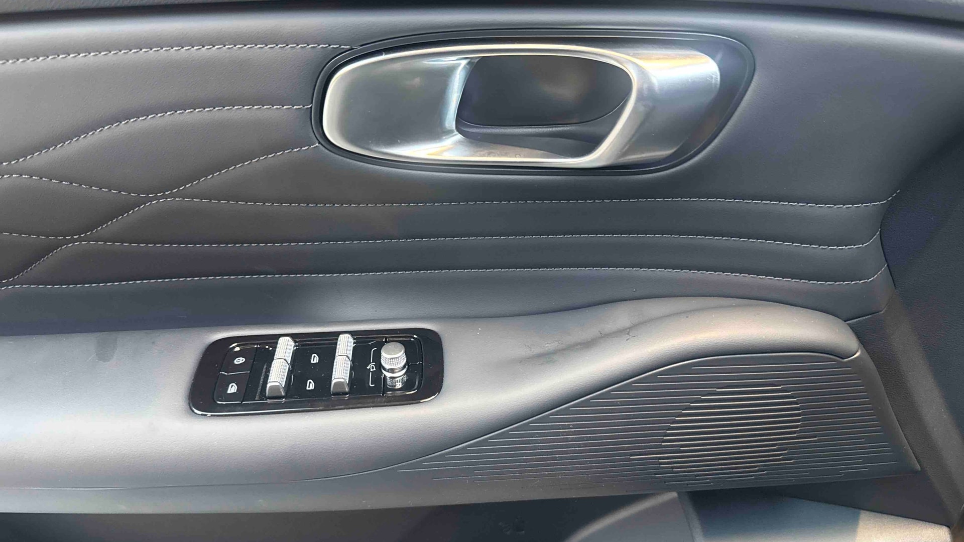 GEELY Starray EM-i Pro — photo 22