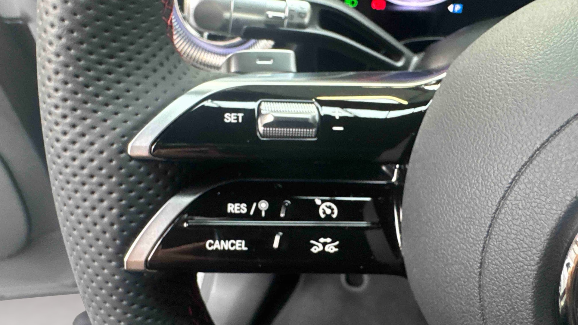 Mercedes-Benz GLB 250+ electrique AMG Line — photo 17