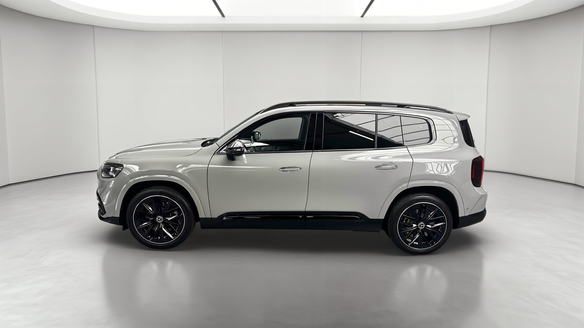 Mercedes-Benz GLB 250+ electrique AMG Line — Profil gauche
