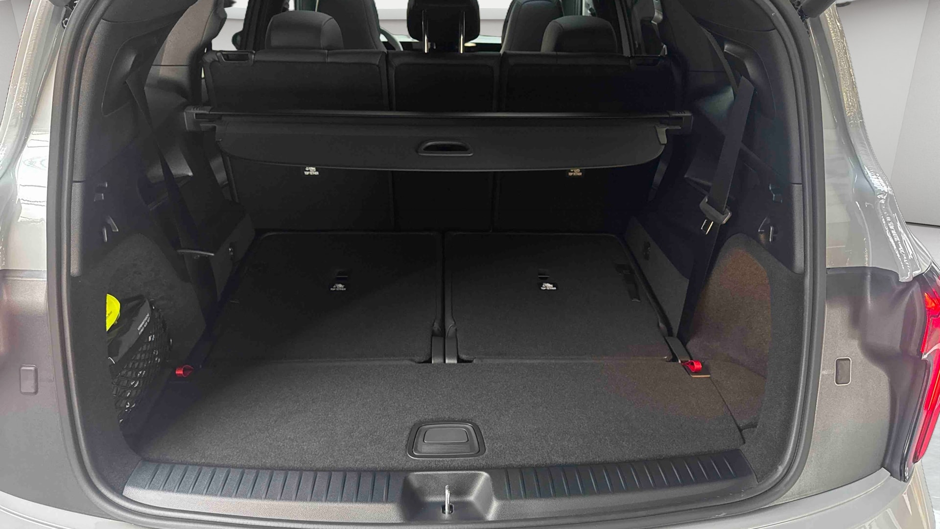 Mercedes-Benz GLB 250+ electrique AMG Line — Coffre