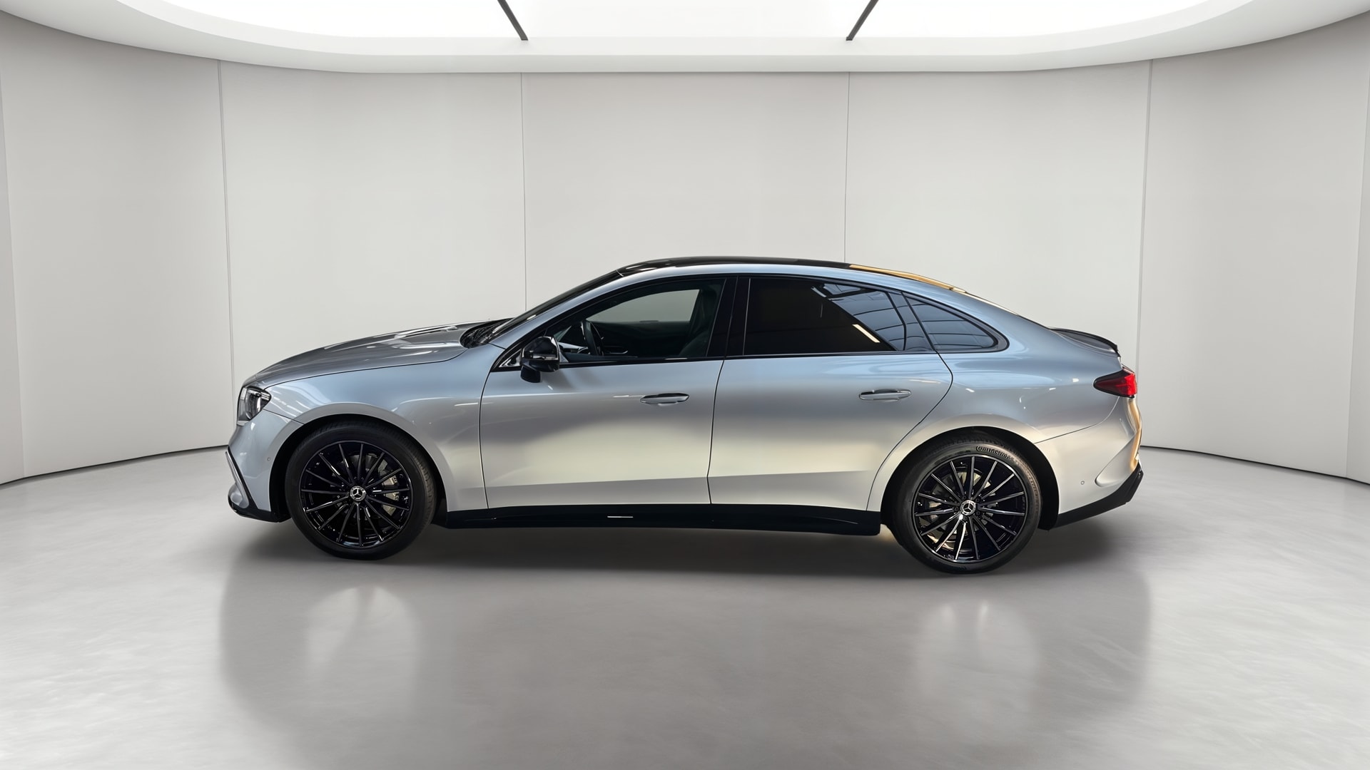 Mercedes-Benz Classe C 400 Electrique 4M AMG Line — Profil gauche