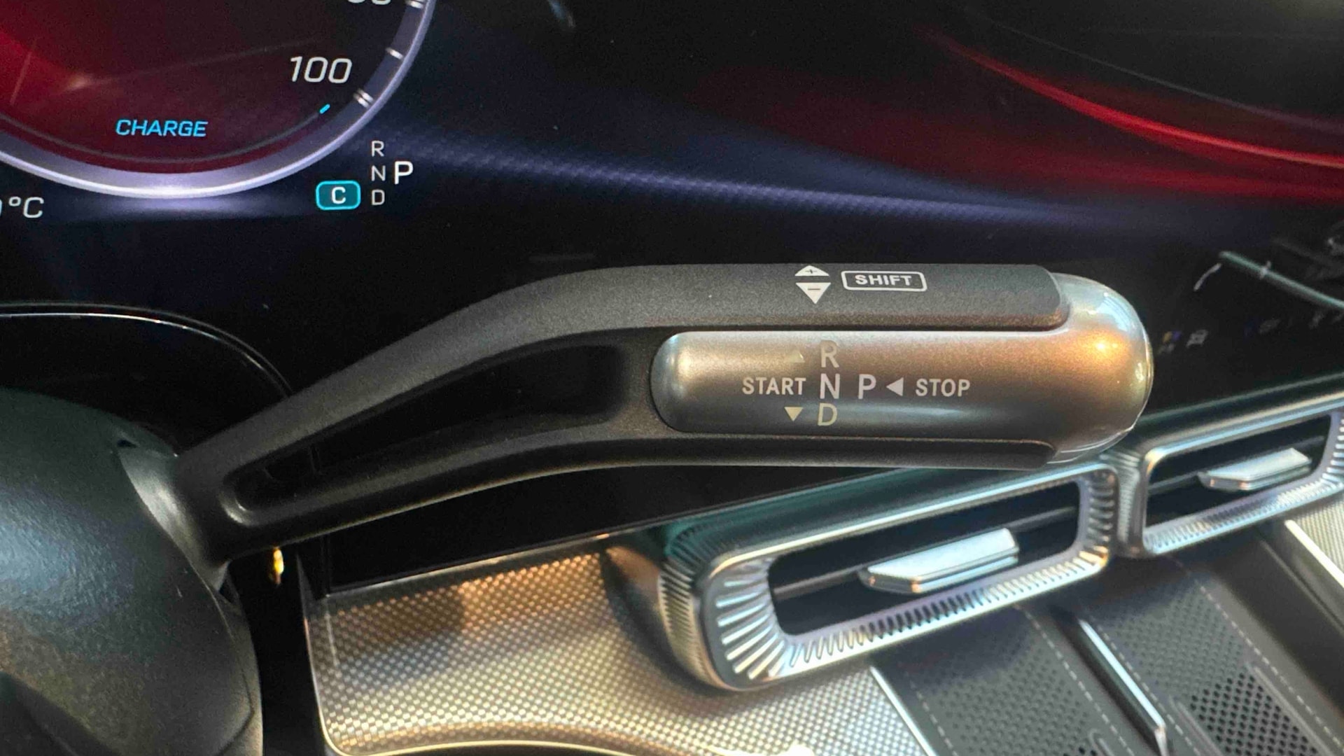 Mercedes-Benz Classe C 400 Electrique 4M AMG Line — photo 21