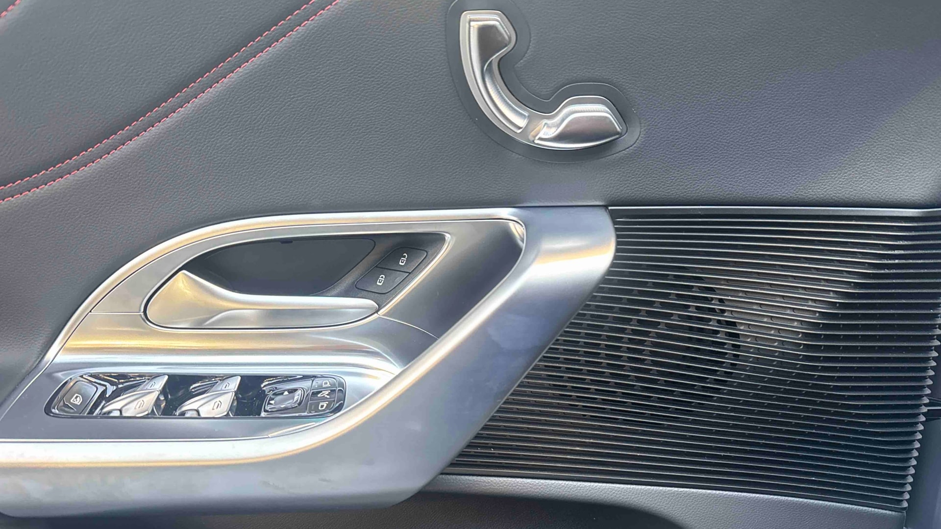 Mercedes-Benz Classe C 400 Electrique 4M AMG Line — photo 19