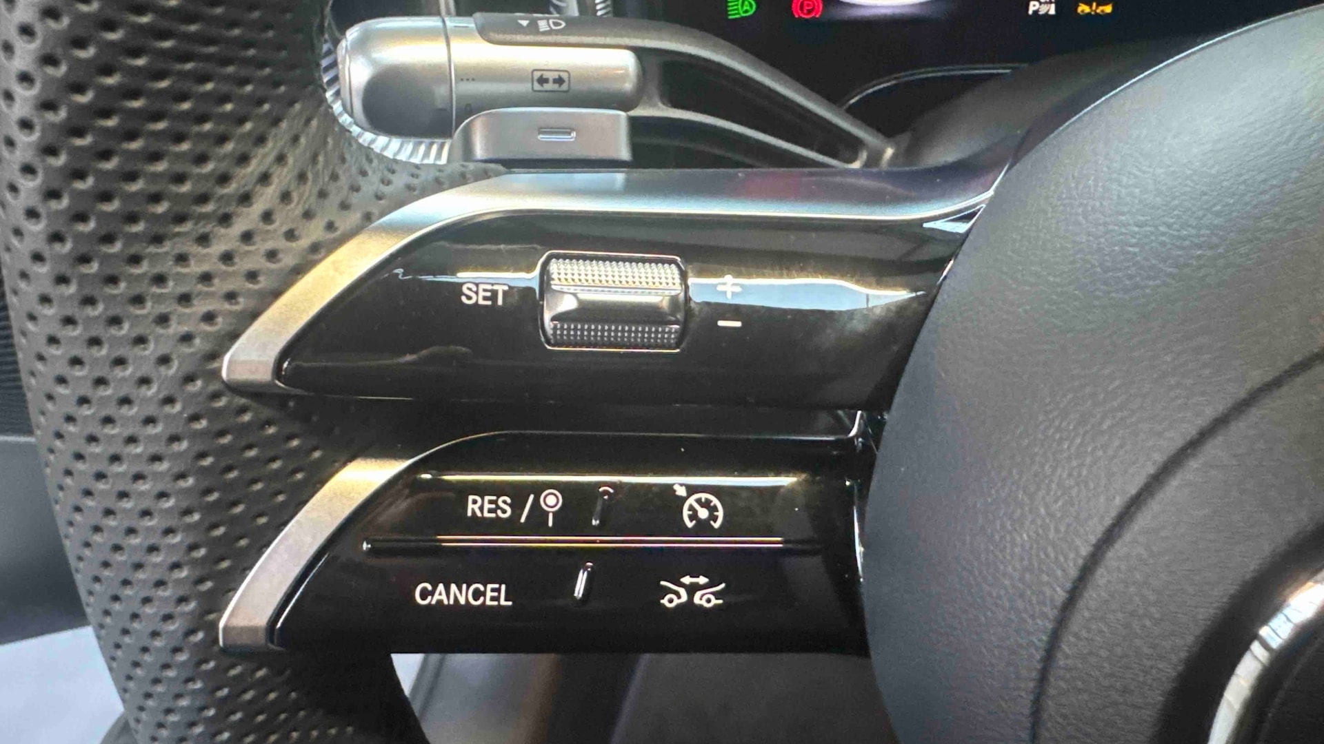 Mercedes-Benz Classe C 400 Electrique 4M AMG Line — photo 17