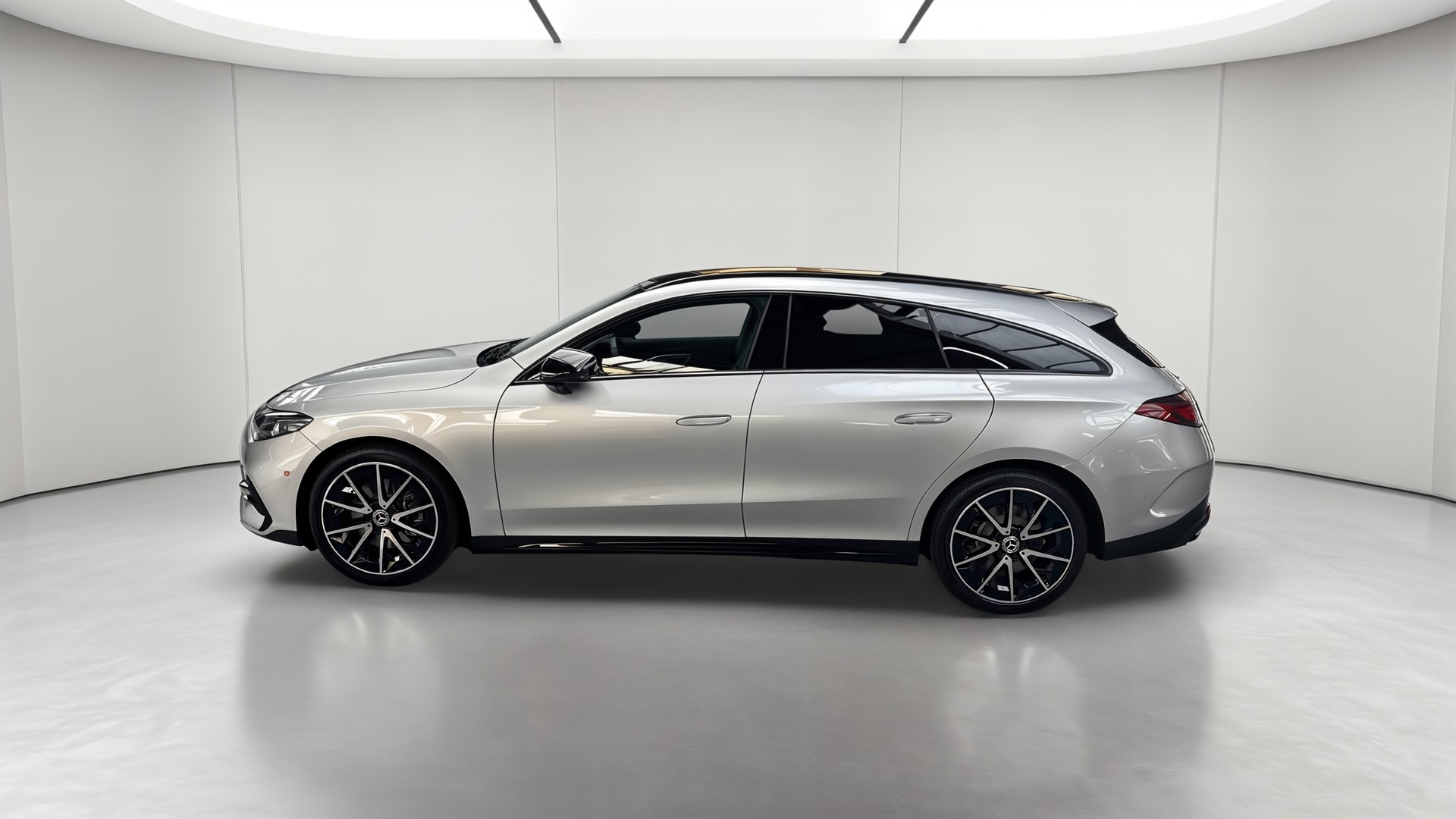 Mercedes-Benz CLA Shooting Brake 250+ avec technologie EQ AMG Line — Profil gauche