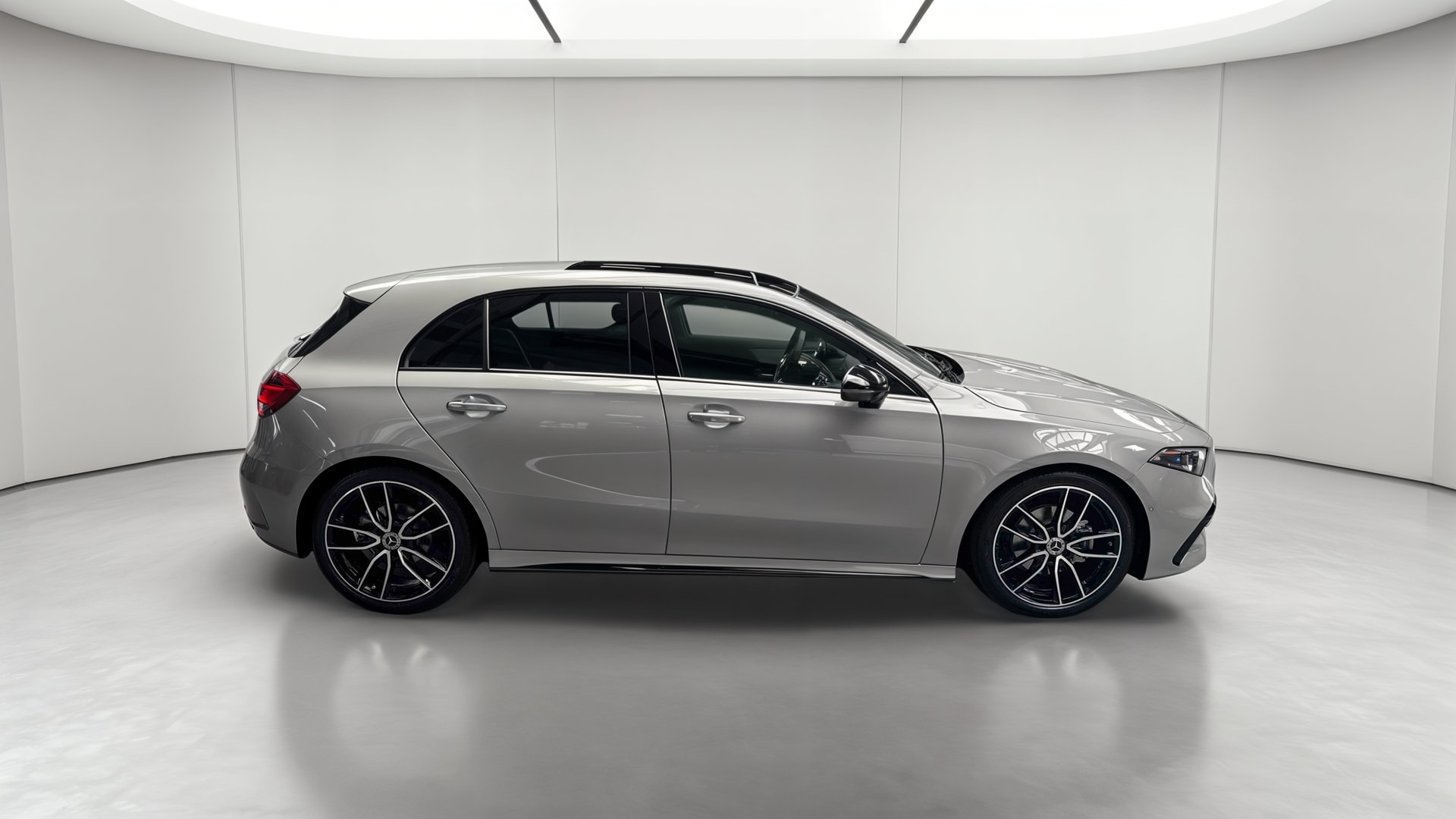 Mercedes-Benz Classe A 200 d AMG Exclusive Design — Profil droit