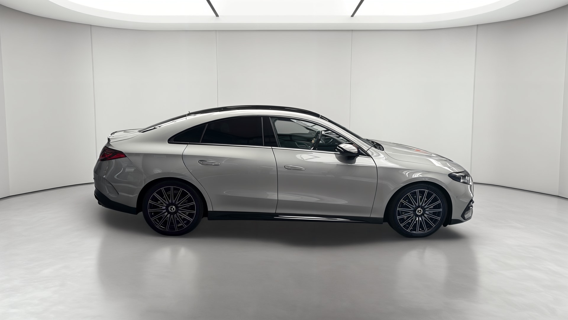 Mercedes-Benz CLA 200 8F-eDCT AMG Line — Profil droit