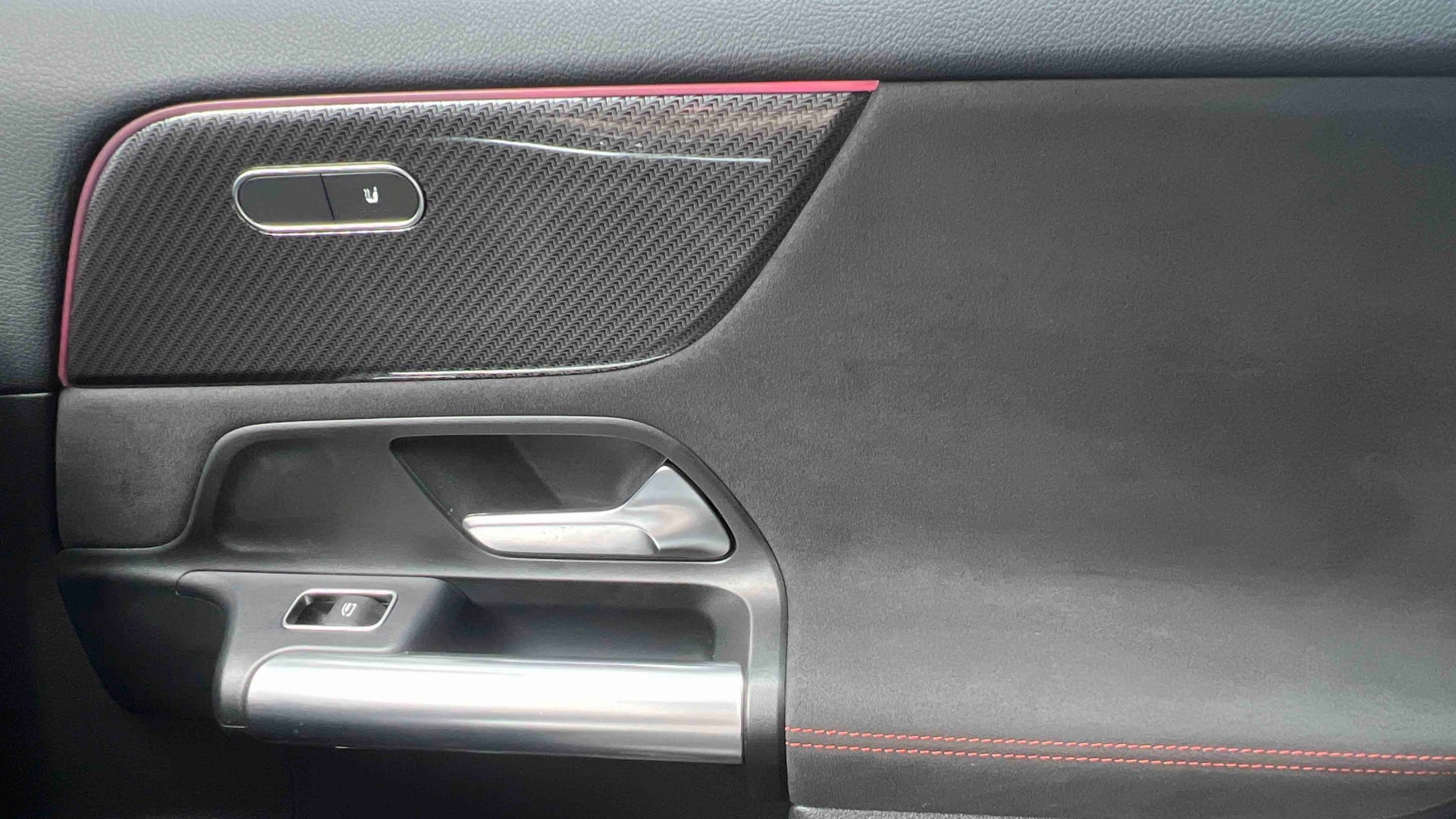 Mercedes-Benz GLA 200 d 8G-DCT AMG Line — photo 18