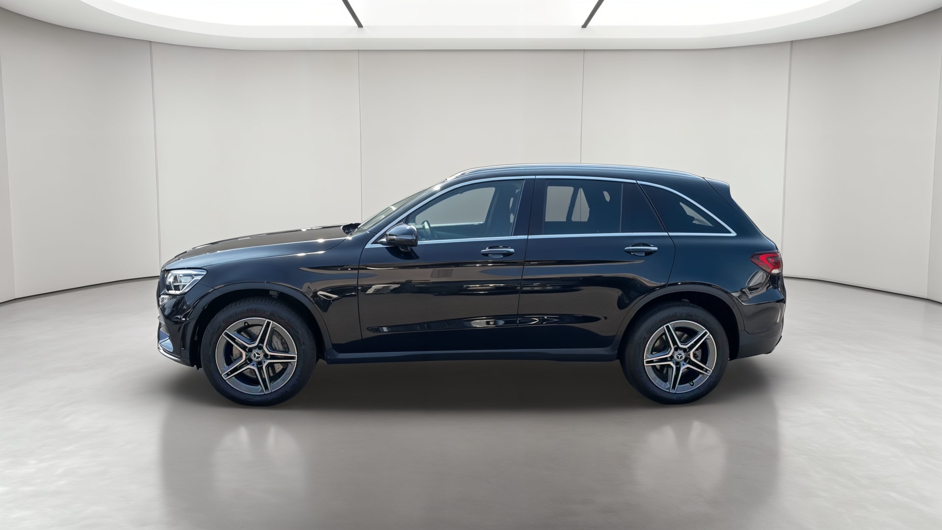 Mercedes-Benz GLC 300 e 9G-Tronic 4Matic AMG Line — Profil gauche